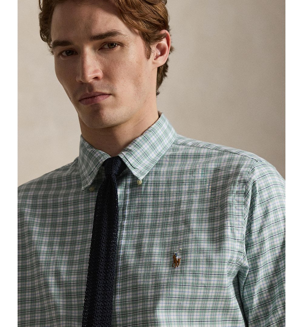 Men's Classic-Fit Performance Oxford Shirt