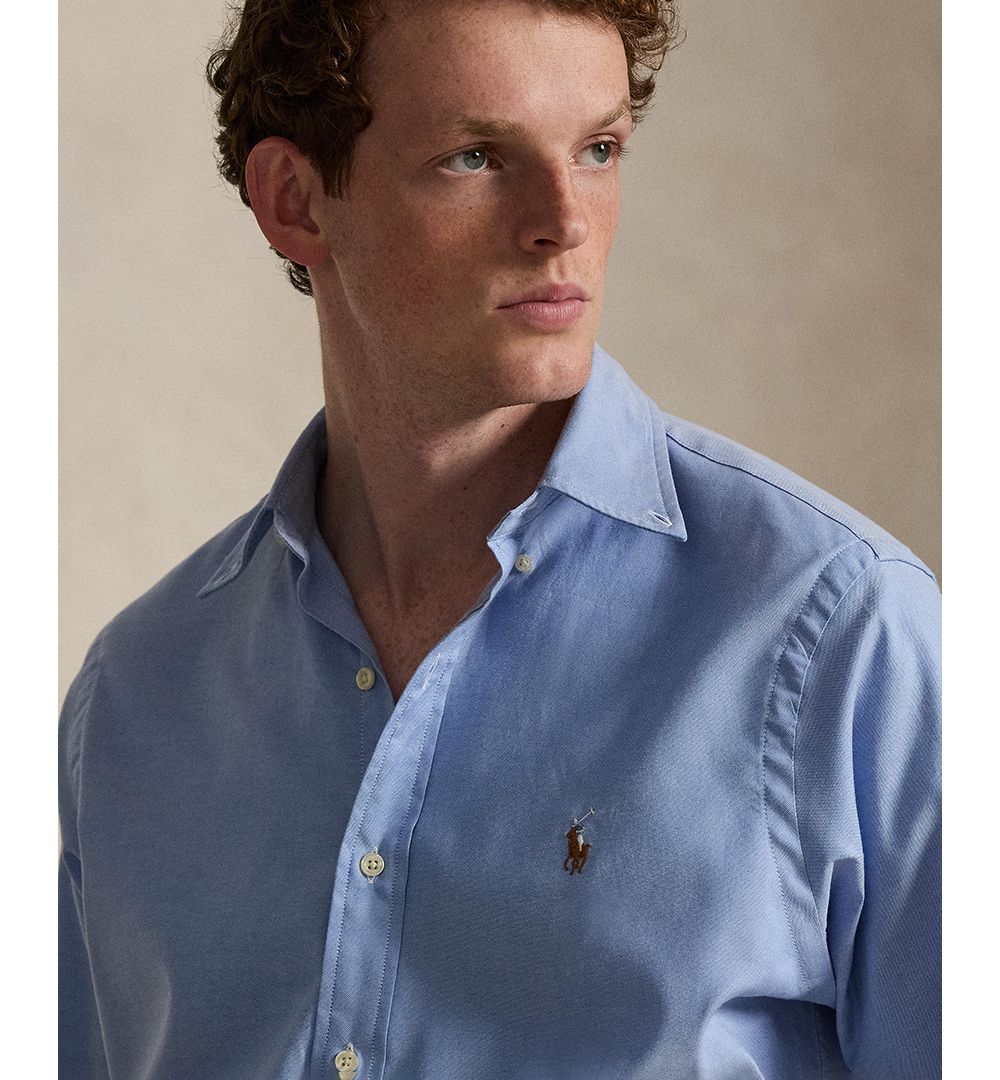 Men's Classic-Fit Performance Oxford Shirt