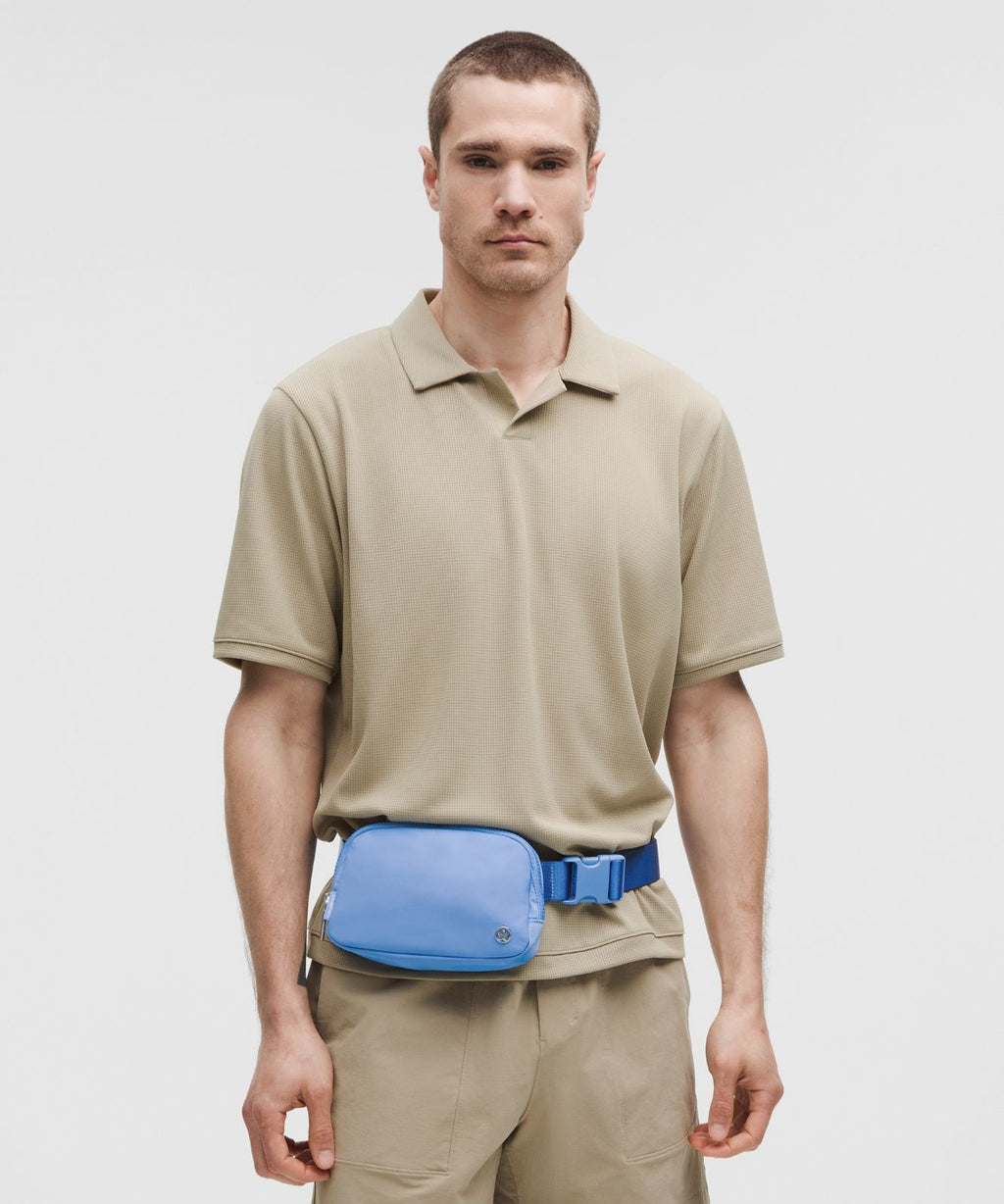Everywhere Belt Bag 1L Pool Party