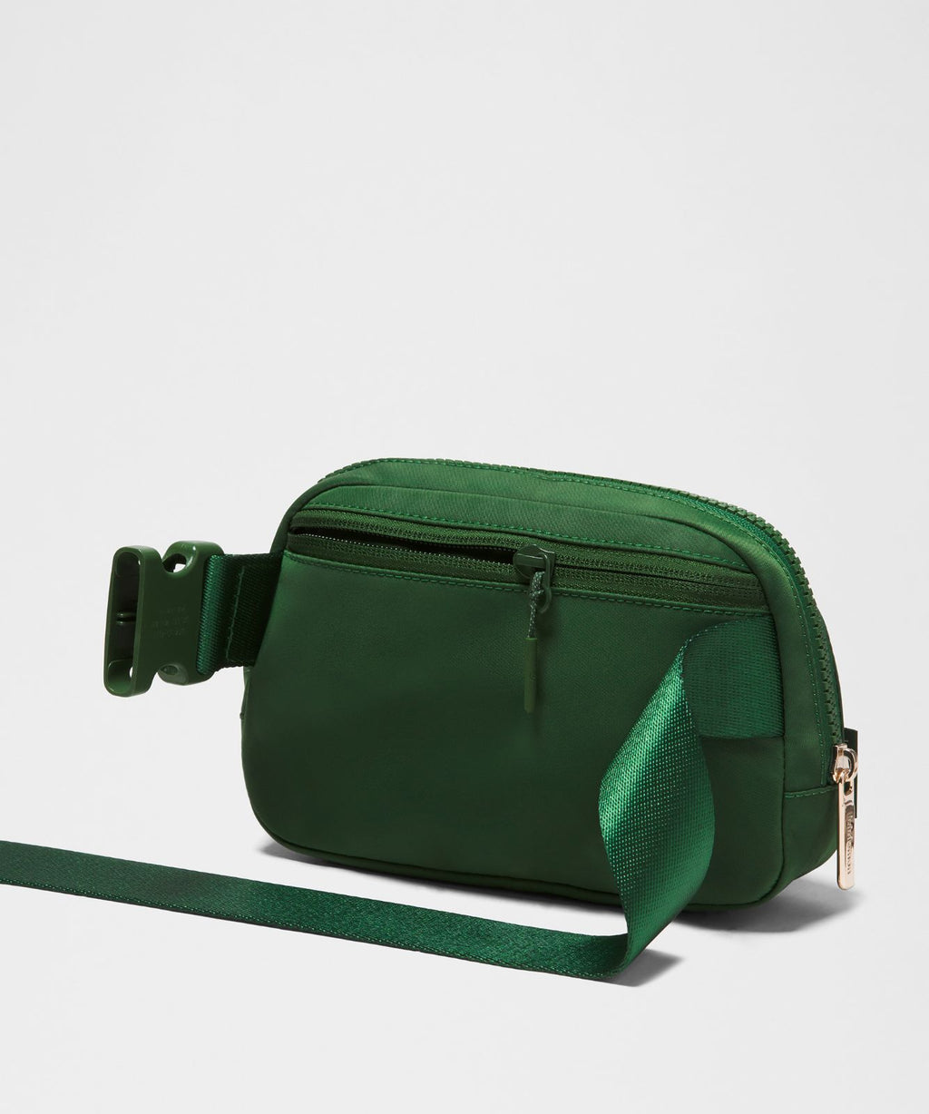 Everywhere Belt Bag 1L Ivy Grove/Gold