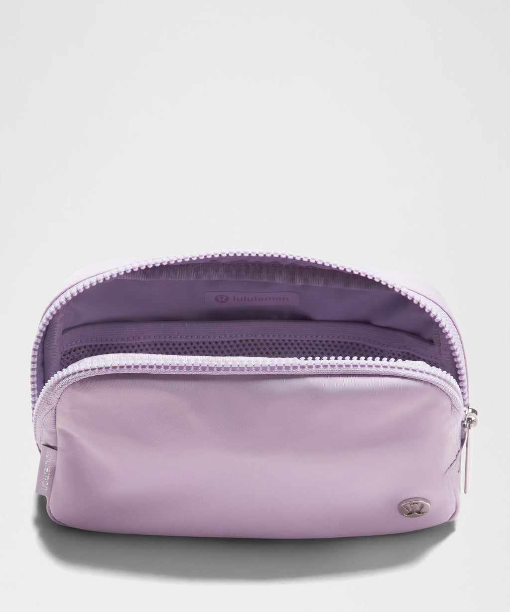 Everywhere Belt Bag 1L Lilac Play/Silver
