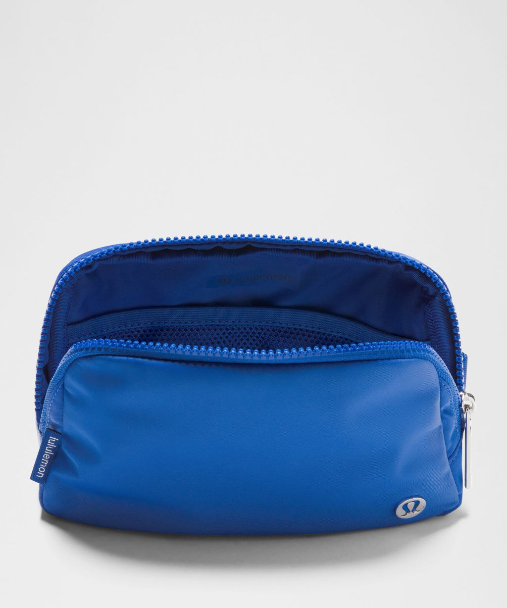 Everywhere Belt Bag 1L Beach Ball Blue/Silver