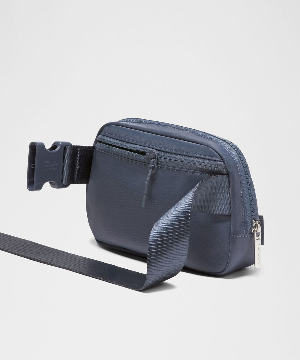 Everywhere Belt Bag 1L Dusty Diamond/Silver
