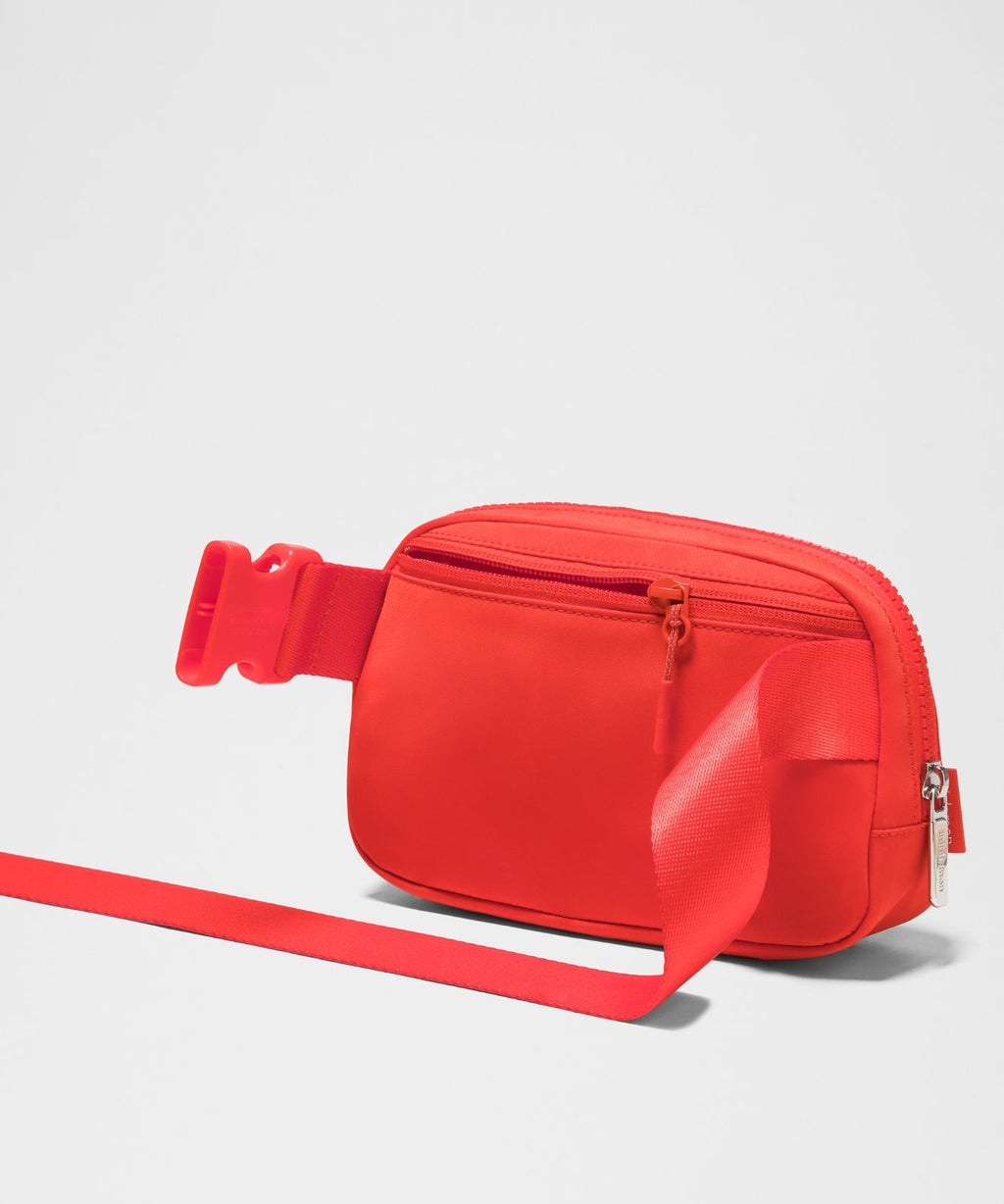 Everywhere Belt Bag 1L Cherry Ember/Silver