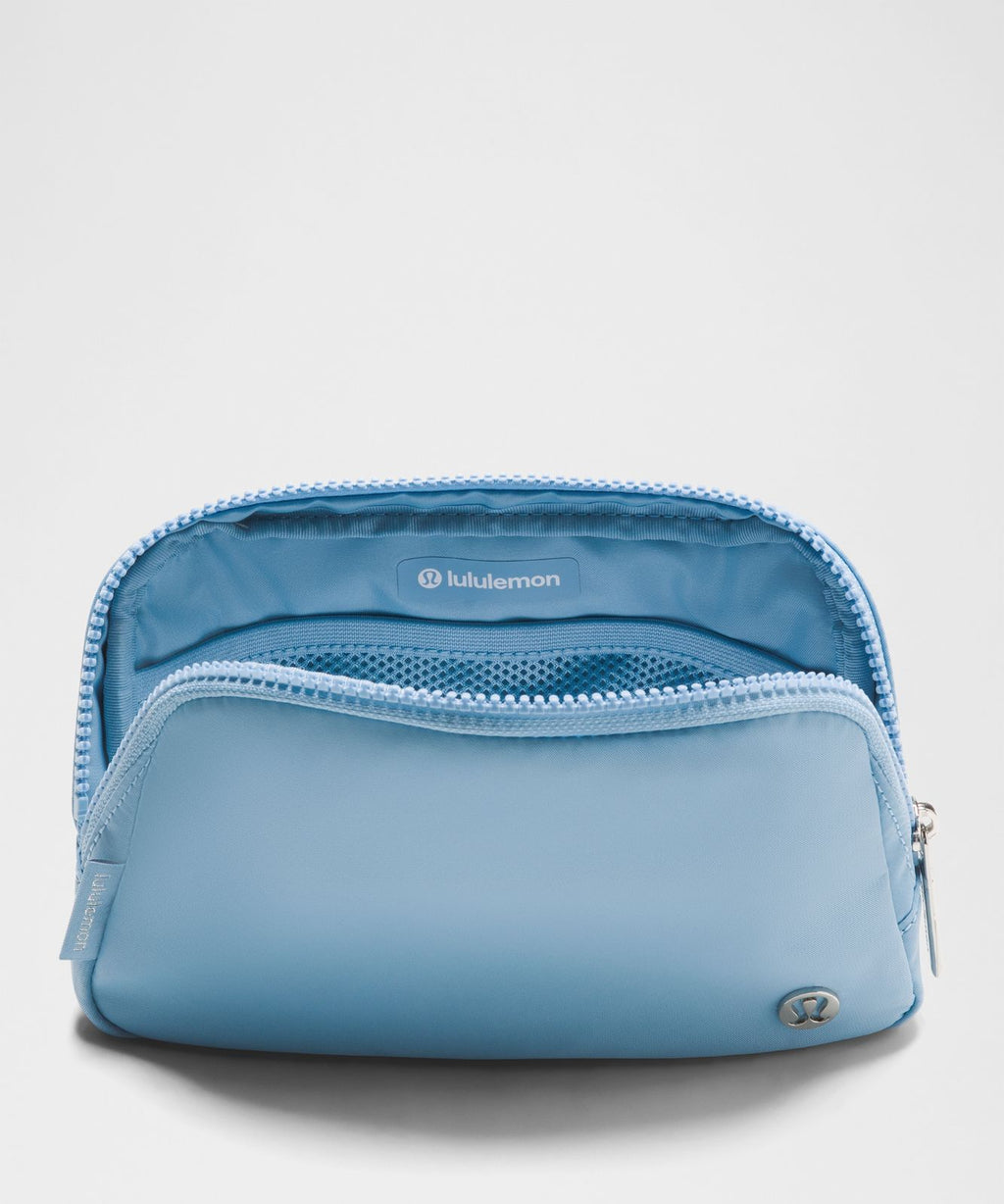 Everywhere Belt Bag 1L Dreamy Blue/Silver
