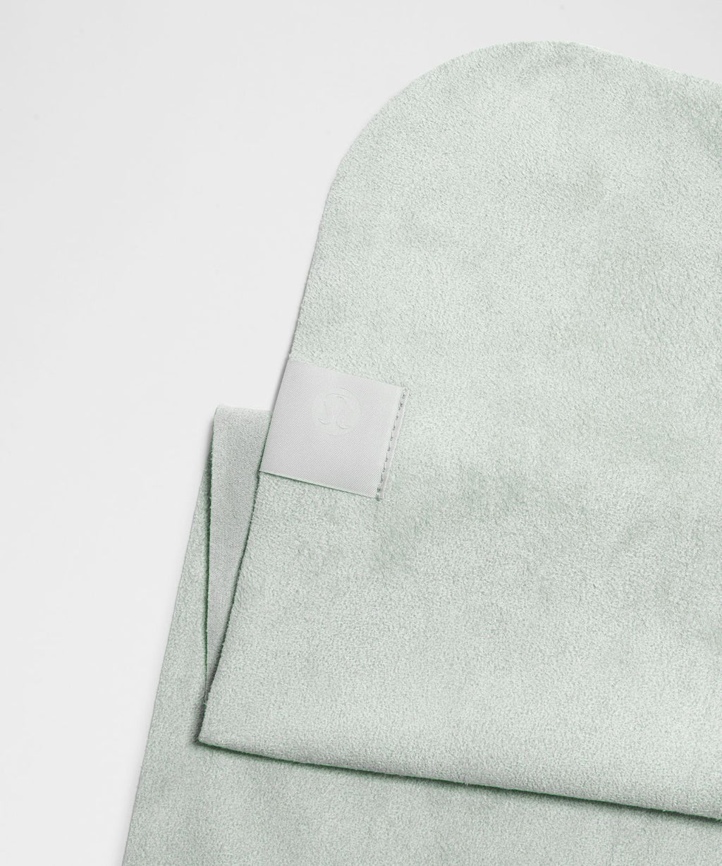 The (Small) Towel Pelican