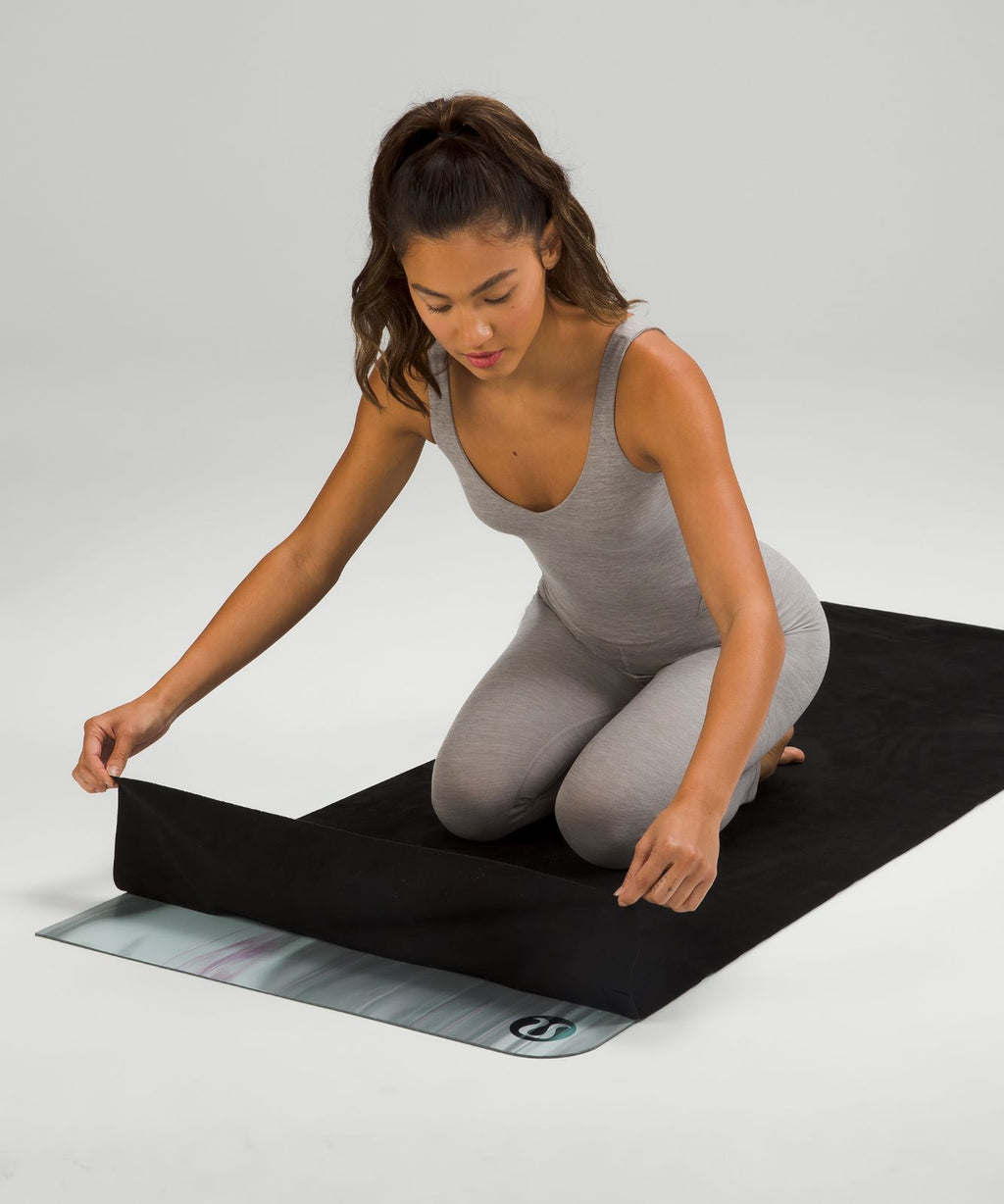 The Towel Black