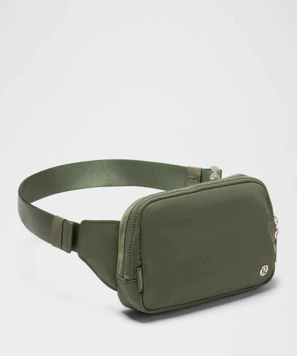 Everywhere Belt Bag Large 2L Sassy Sage/Silver