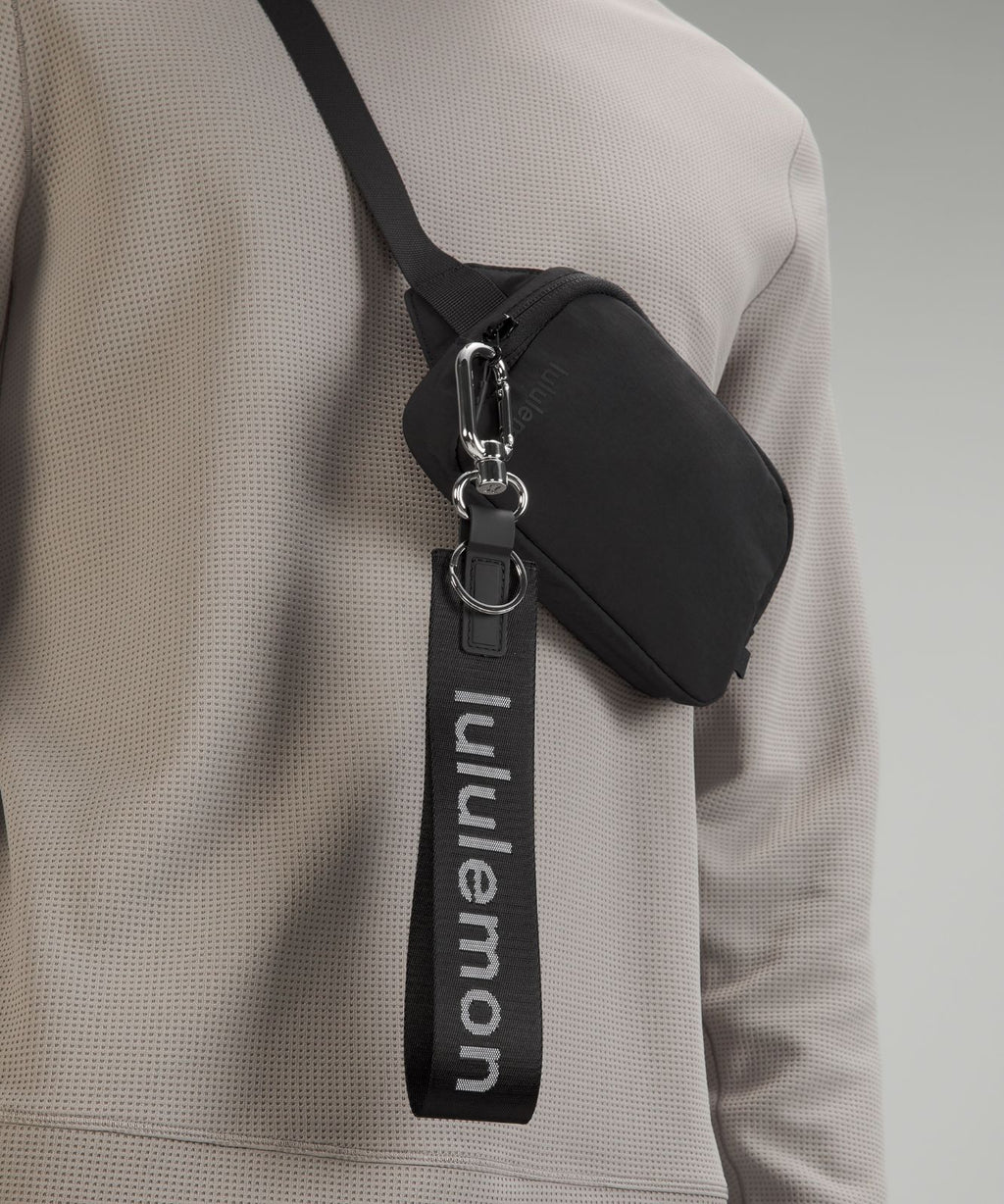 Never Lost Keychain Black/White