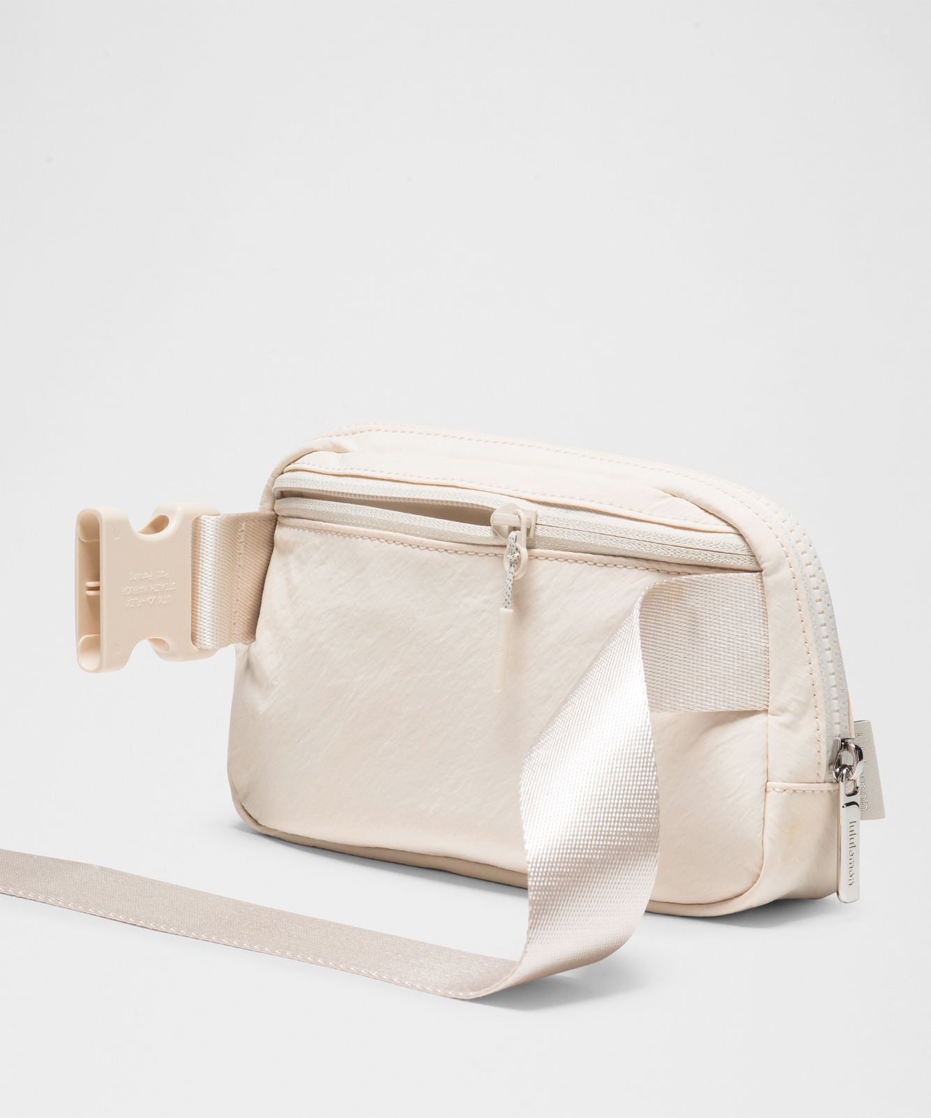 Everywhere Belt Bag 1L Light Ivory/Silver