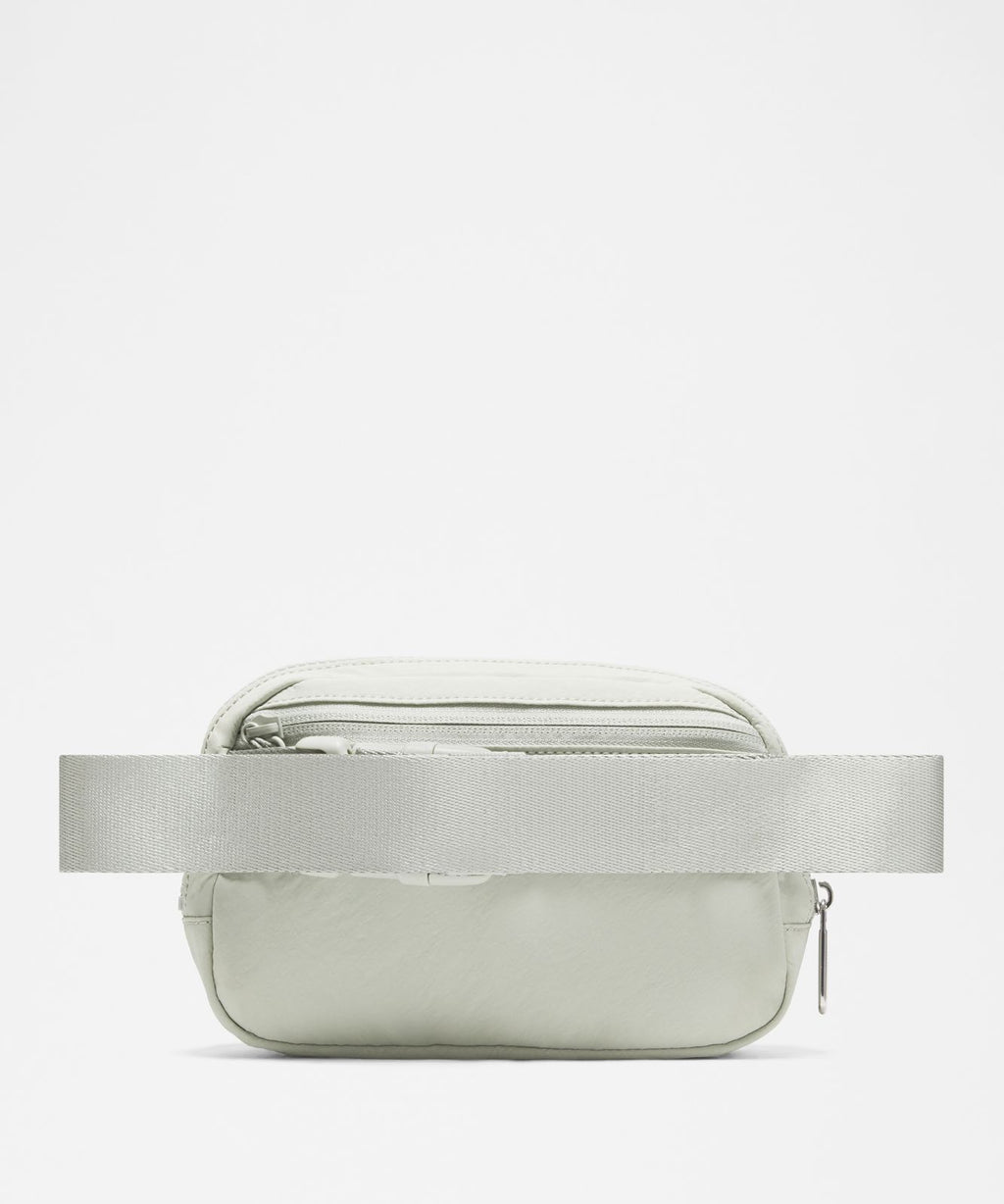 Everywhere Belt Bag 1L Meadow Haze/Silver