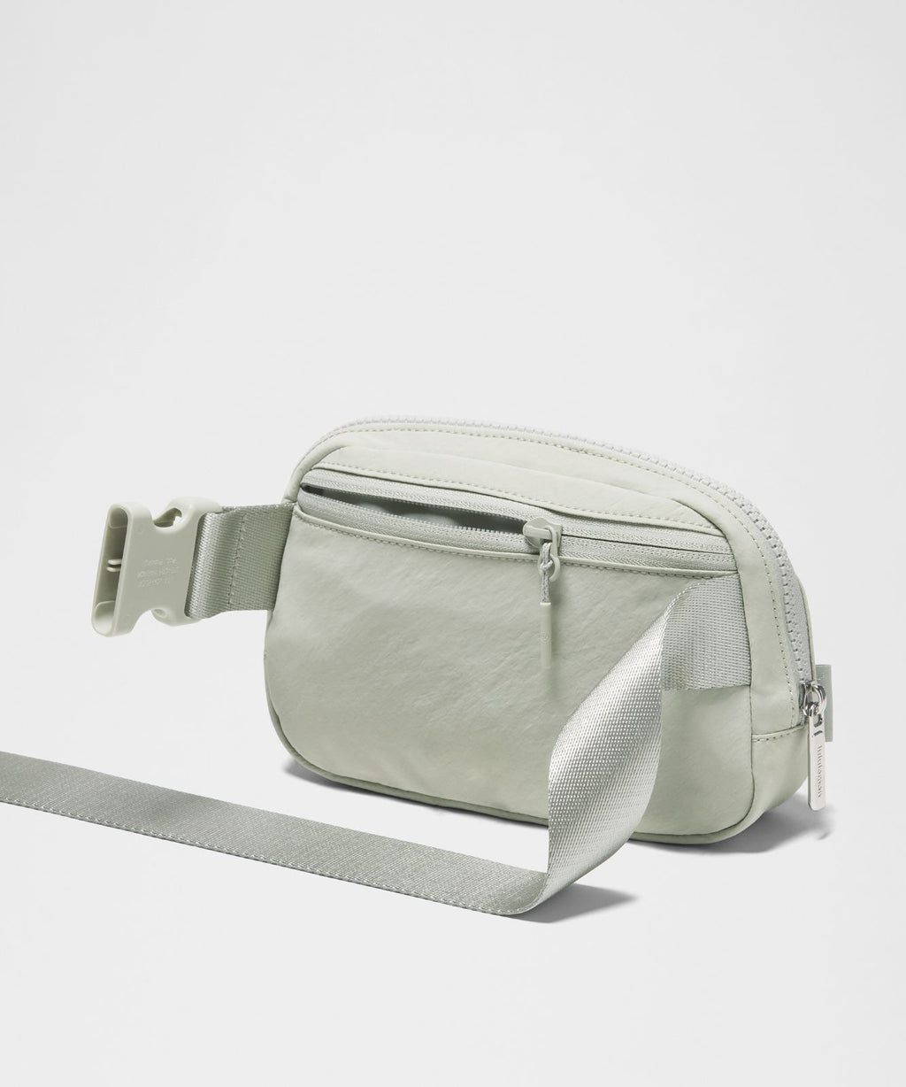 Everywhere Belt Bag 1L Meadow Haze/Silver