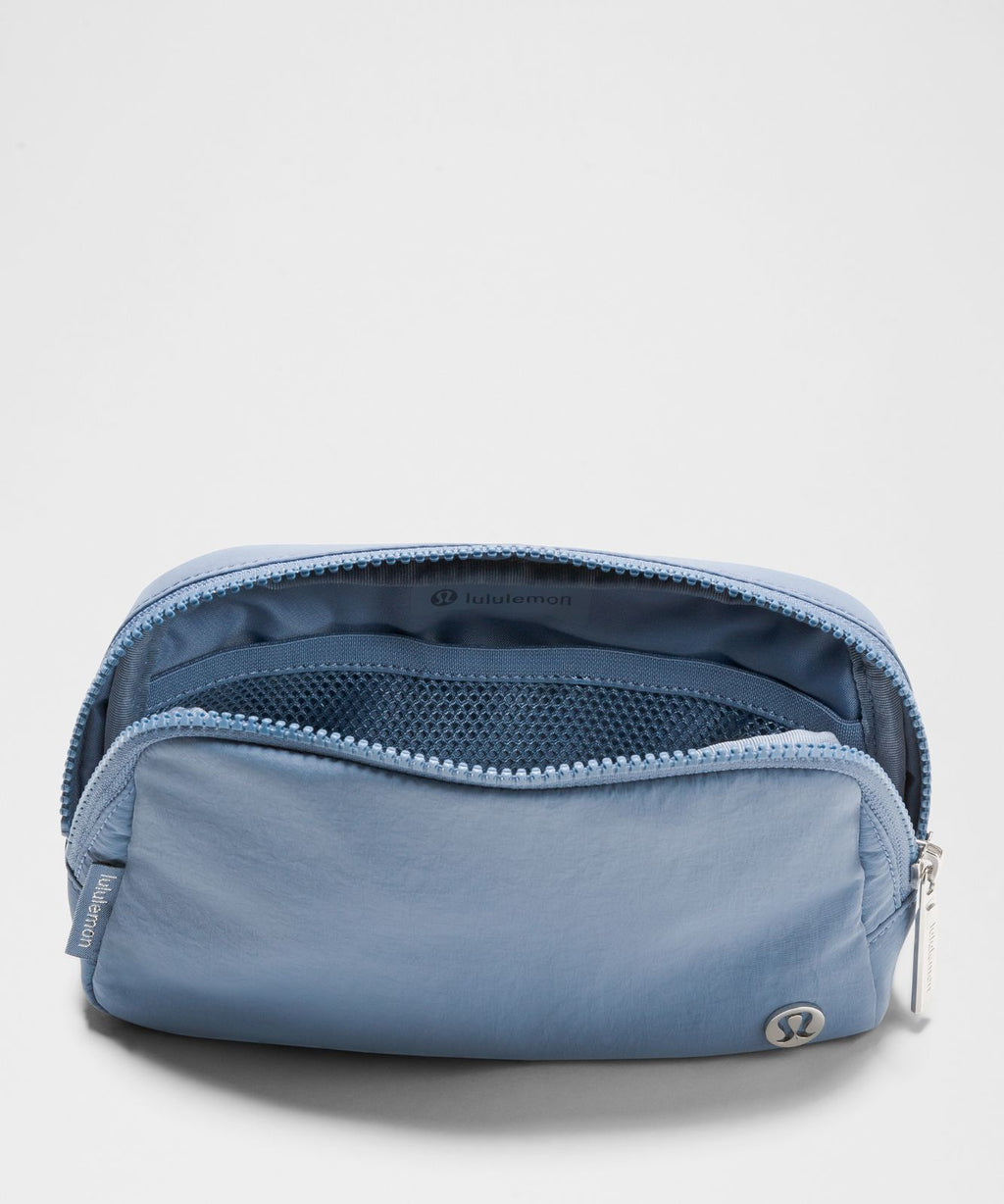 Everywhere Belt Bag Large 2L Washed Denim