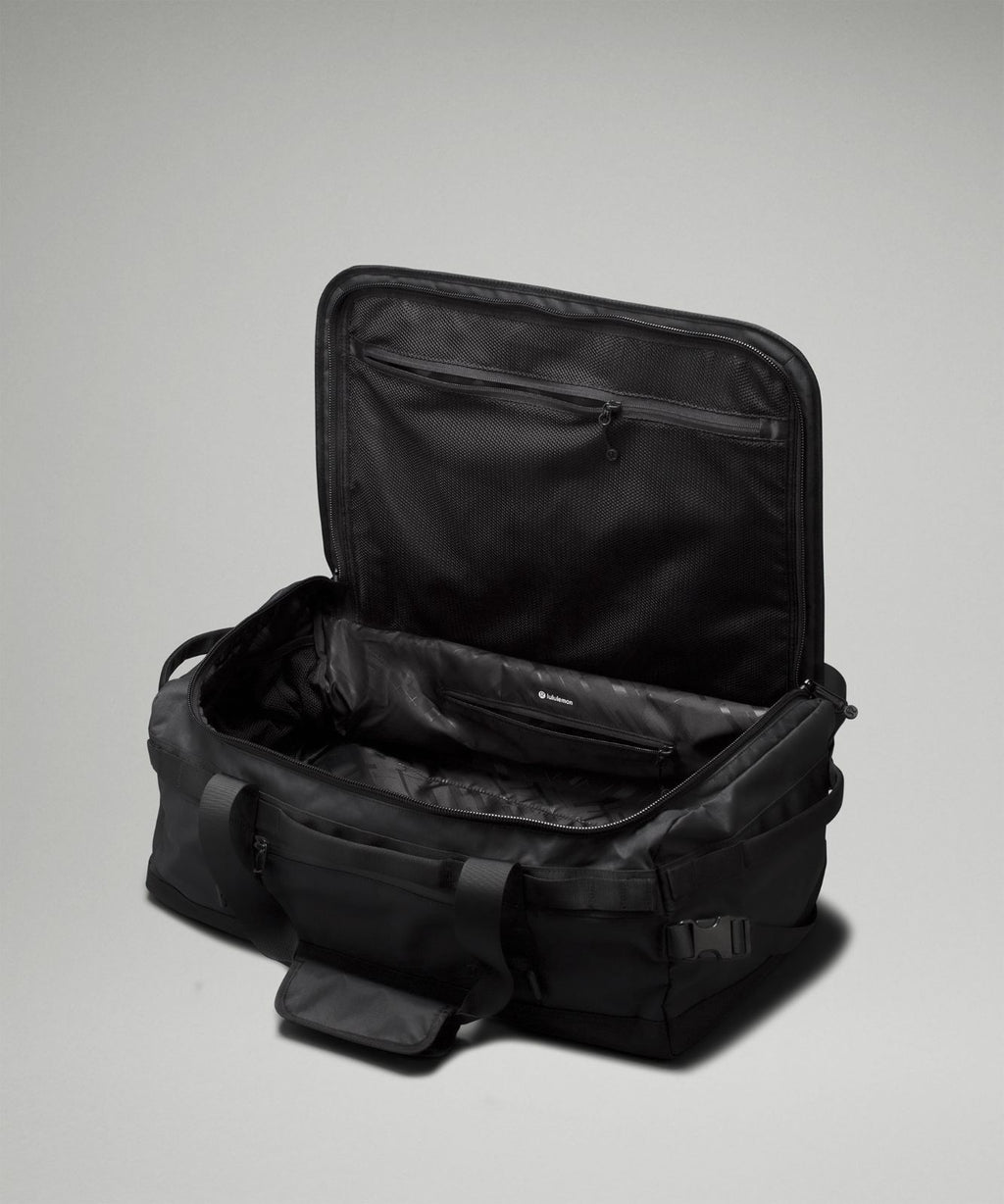 2-in-1 Travel Duffle Backpack 45L Black/Detours Welcome Emboss Black