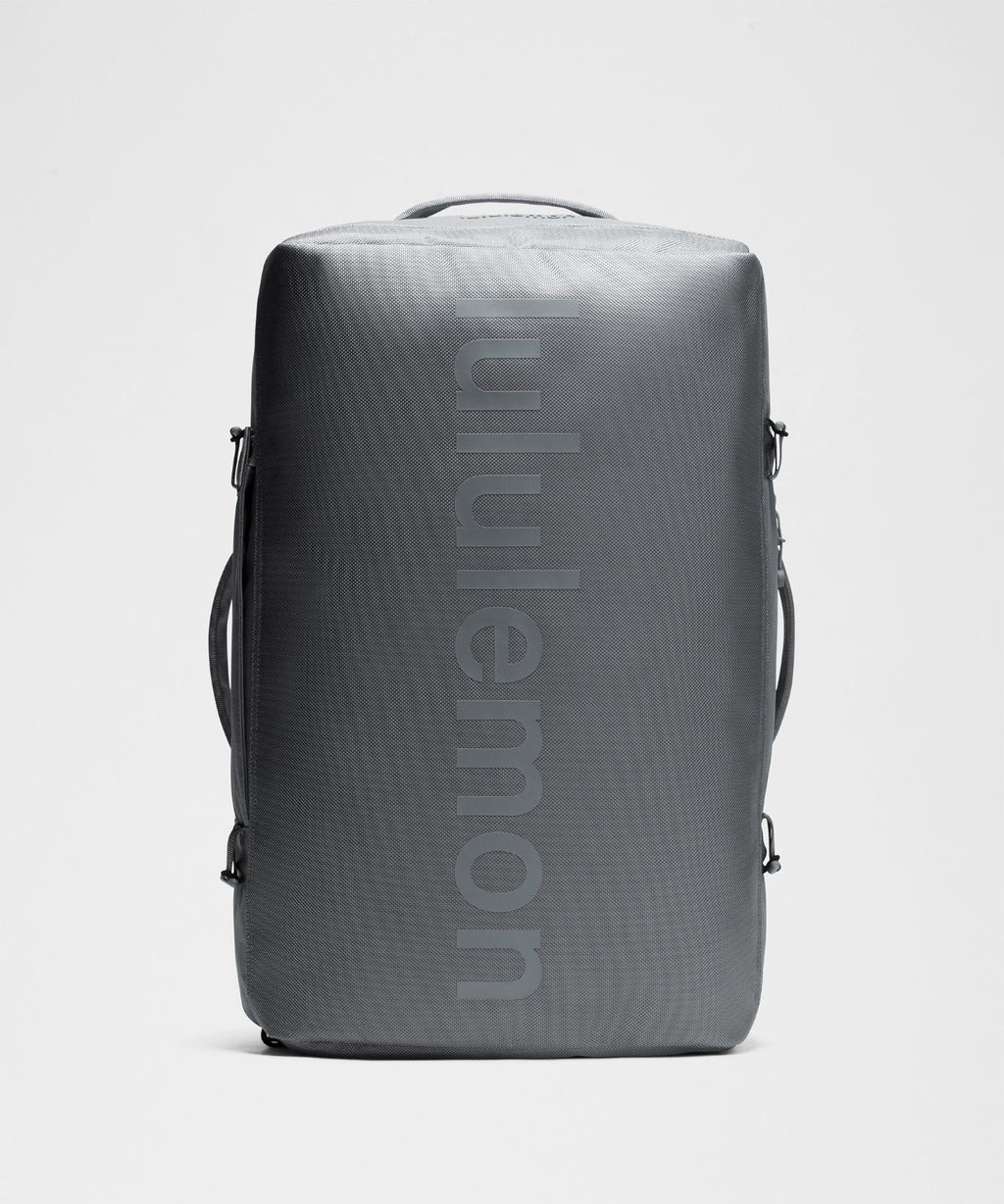 2-in-1 Travel Duffle Backpack 45L Solar Grey/Detours Welcome Emboss Black
