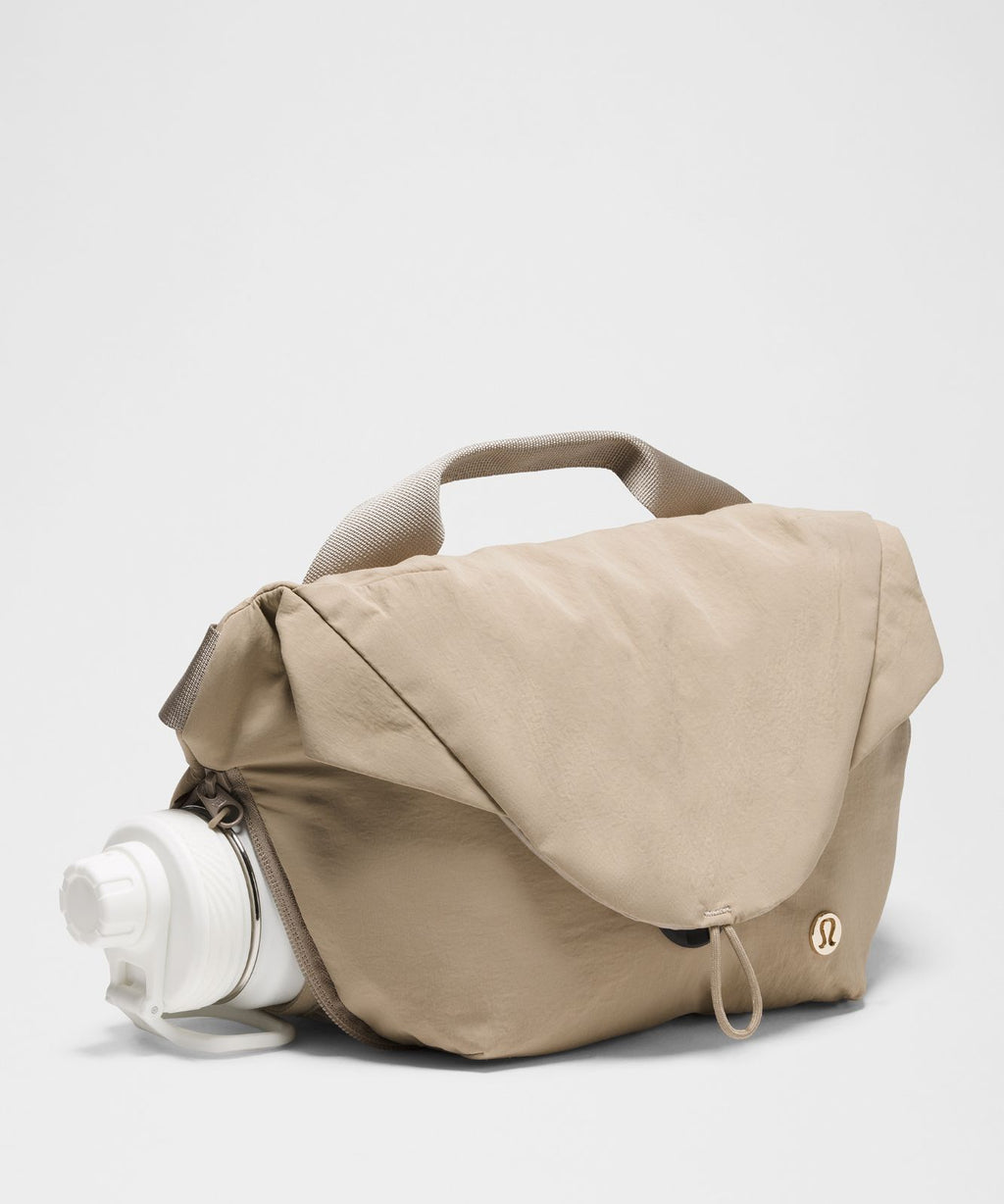 Curved Crossbody Bag 3L Wacky Khaki
