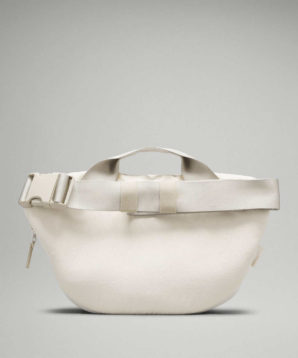 Curved Crossbody Bag 3L White Opal/Raw Linen