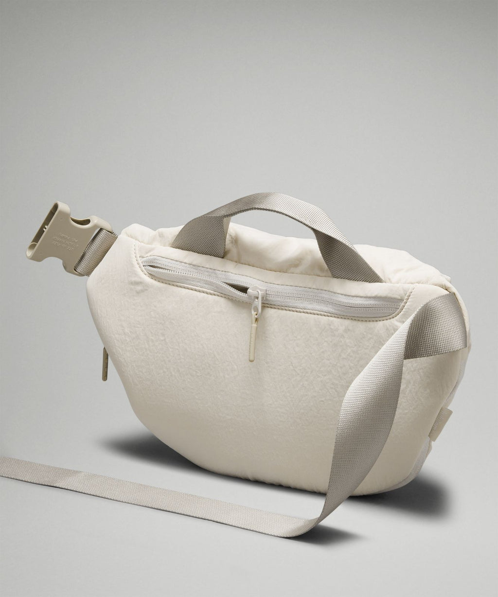 Curved Crossbody Bag 3L White Opal/Raw Linen