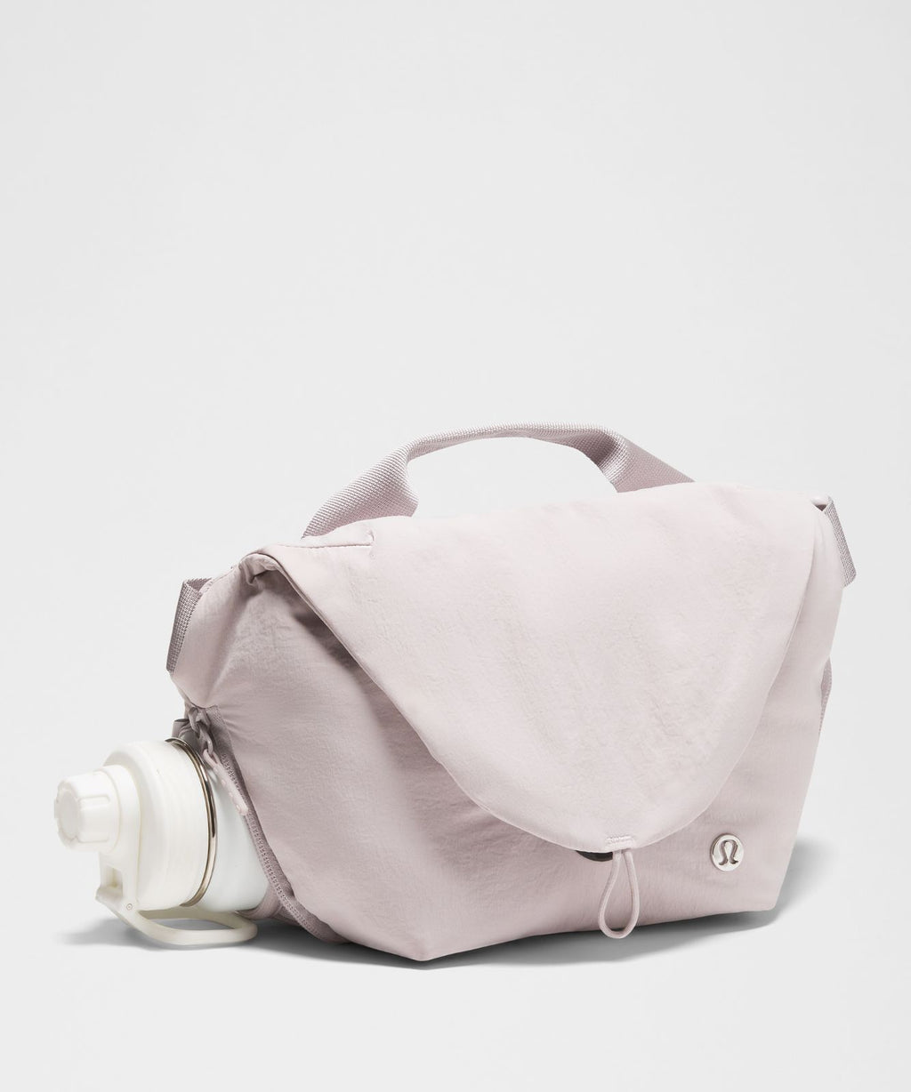 Curved Crossbody Bag 3L Icy Taupe