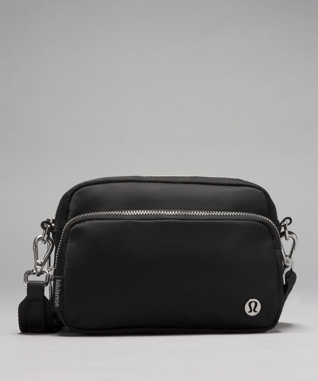 Everywhere Crossbody Bag 2L *Metal Hardware Black