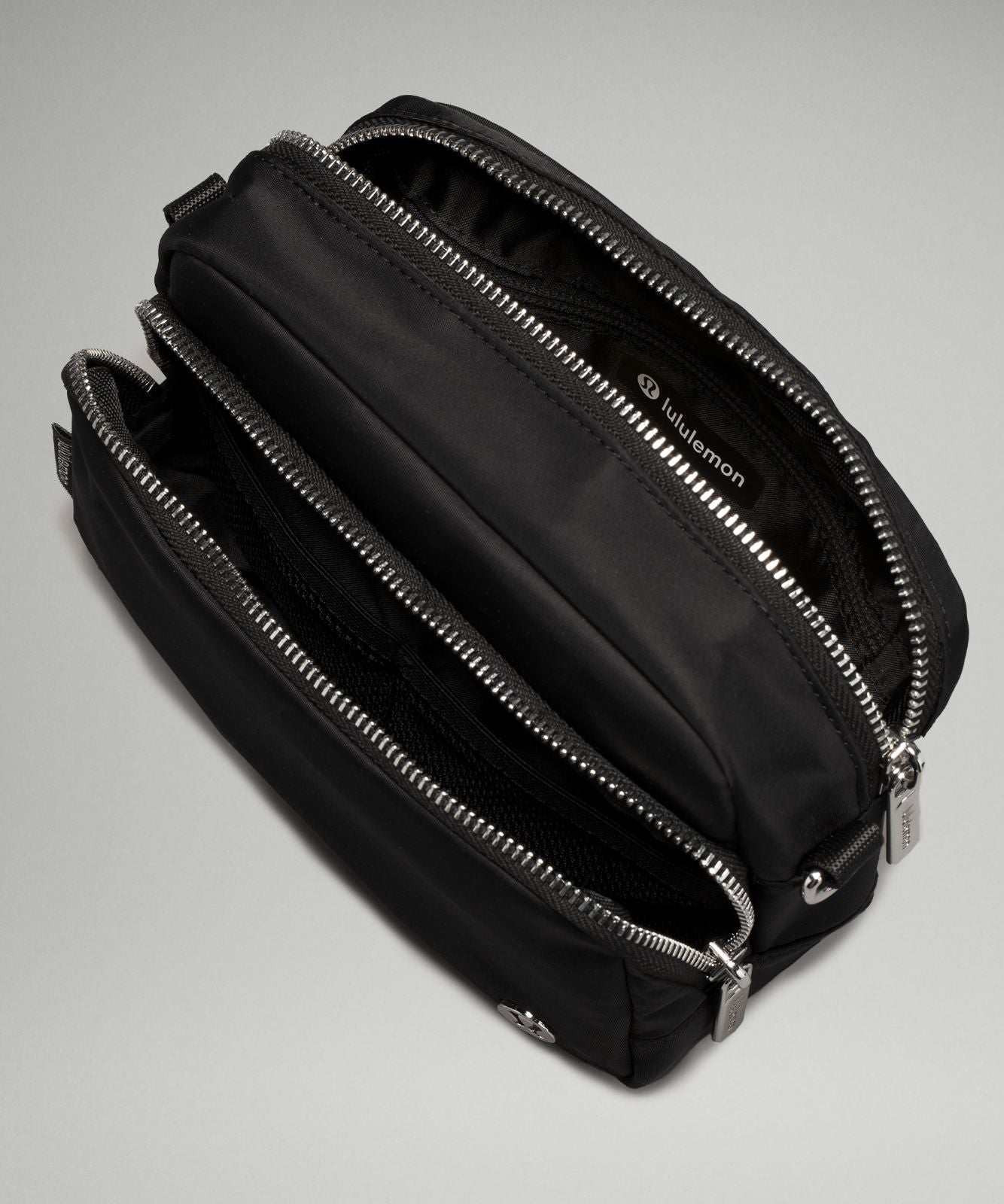 Everywhere Crossbody Bag 2L *Metal Hardware Black