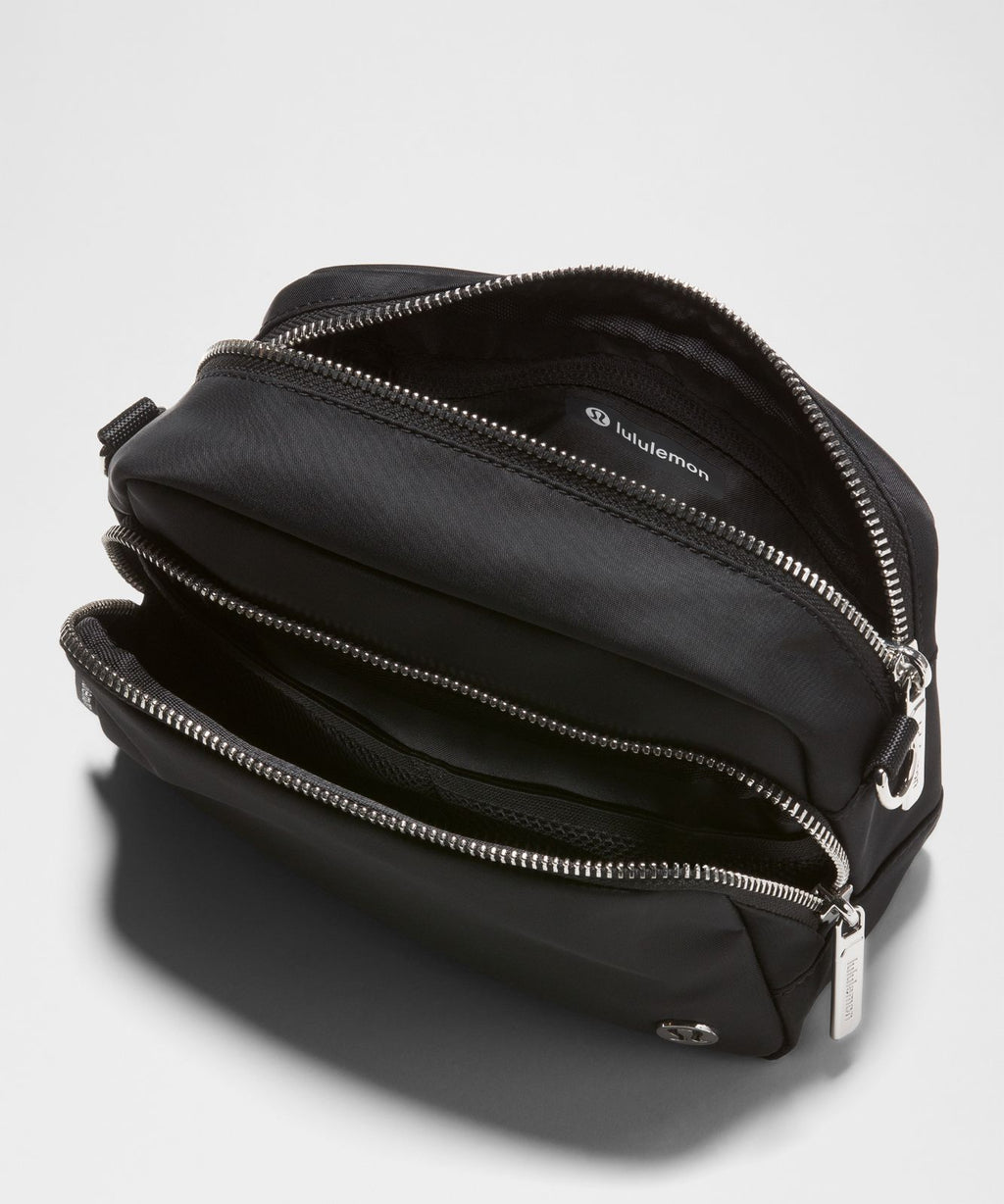 Everywhere Crossbody Bag 2L *Metal Hardware Black/Silver