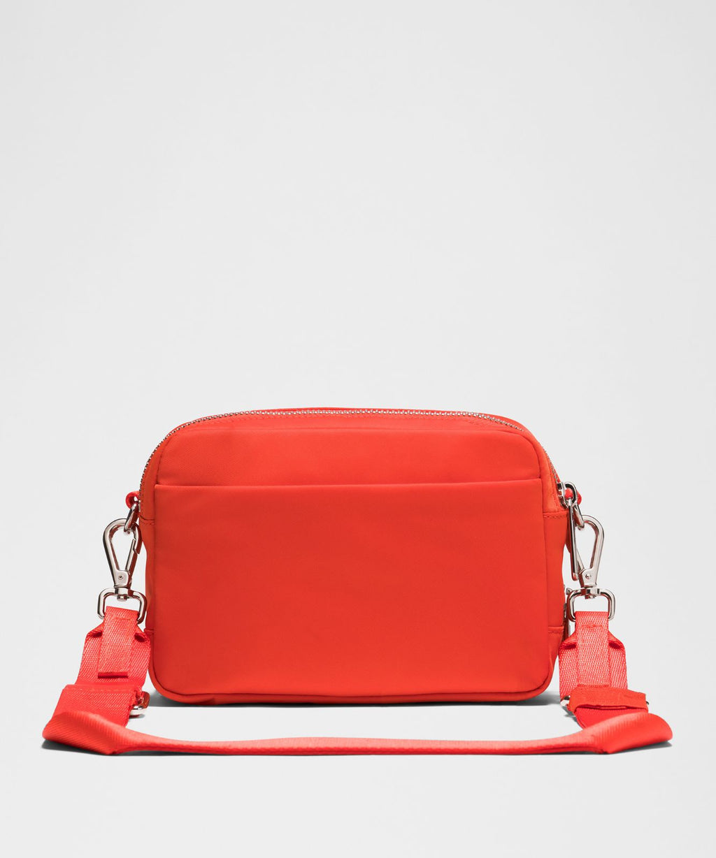 Everywhere Crossbody Bag 2L *Metal Hardware Cherry Ember/Silver