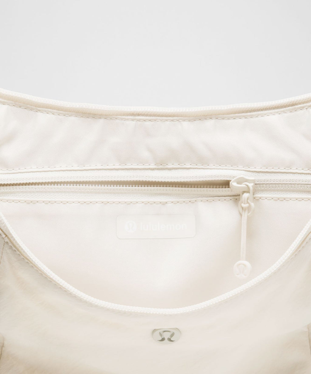 Slouchy Sling Bag 6L Light Ivory