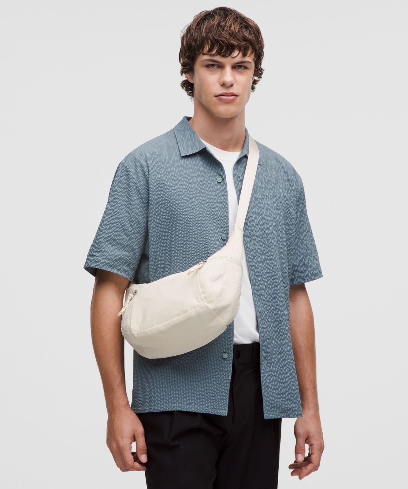 Slouchy Sling Bag 6L Light Ivory/Silver