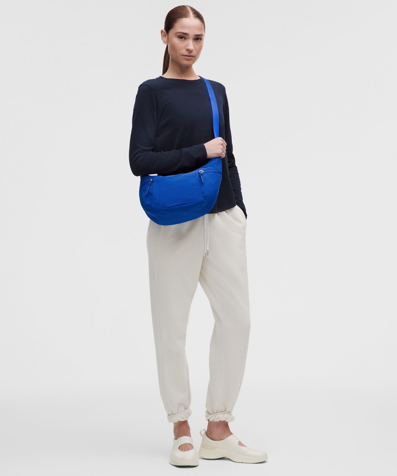 Slouchy Sling Bag 6L Beach Ball Blue