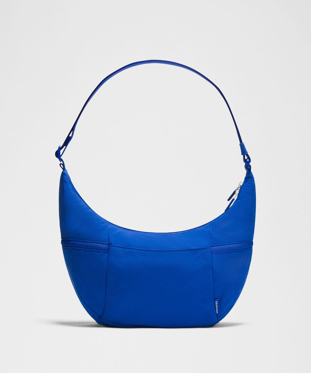 Slouchy Sling Bag 6L Beach Ball Blue