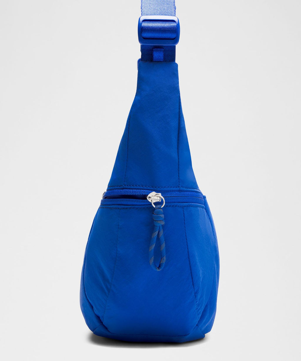 Slouchy Sling Bag 6L Beach Ball Blue