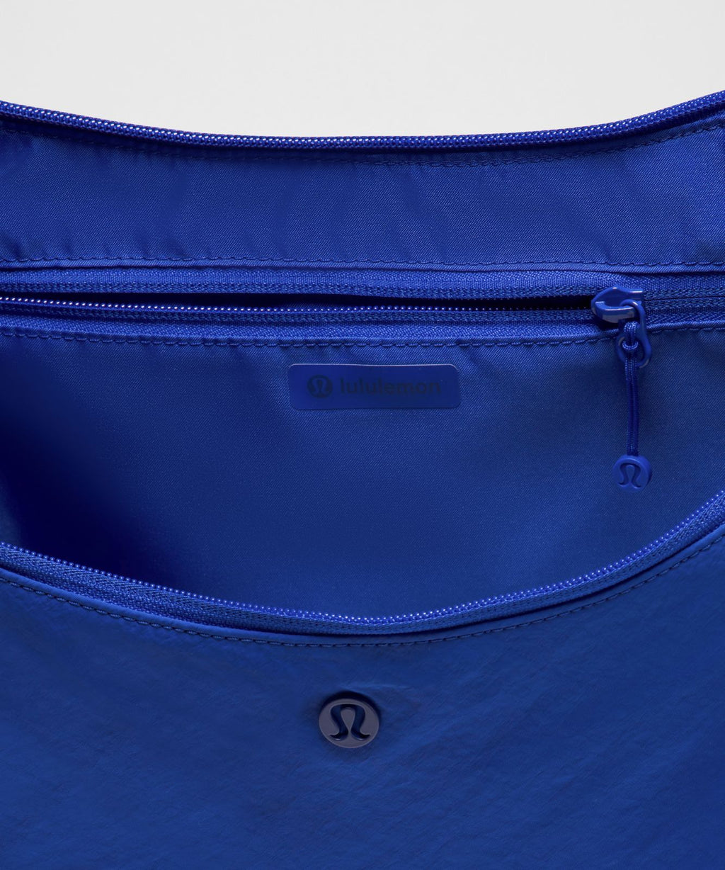 Large Slouchy Sling Bag 13L Beach Ball Blue