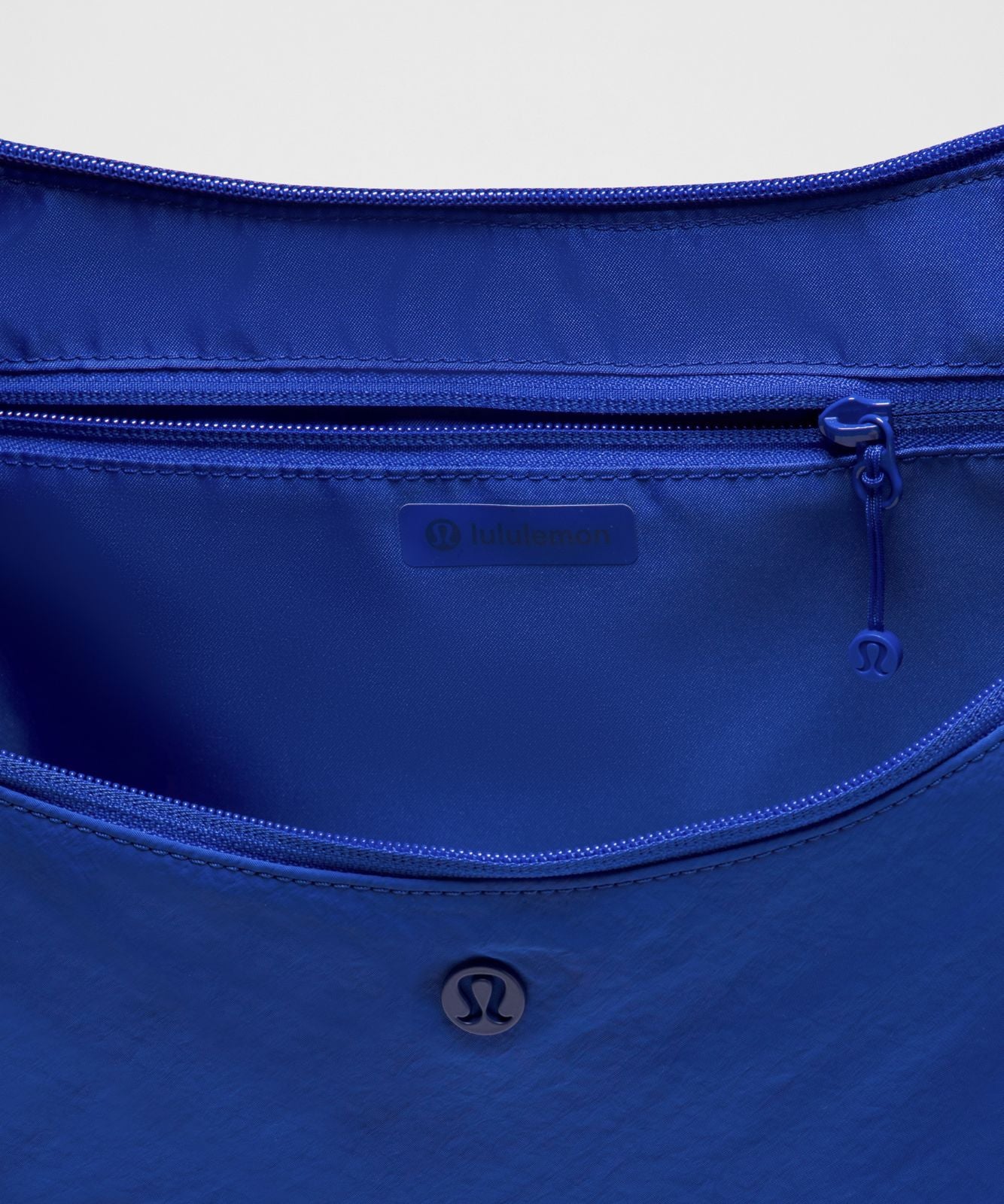 Large Slouchy Sling Bag 13L Beach Ball Blue