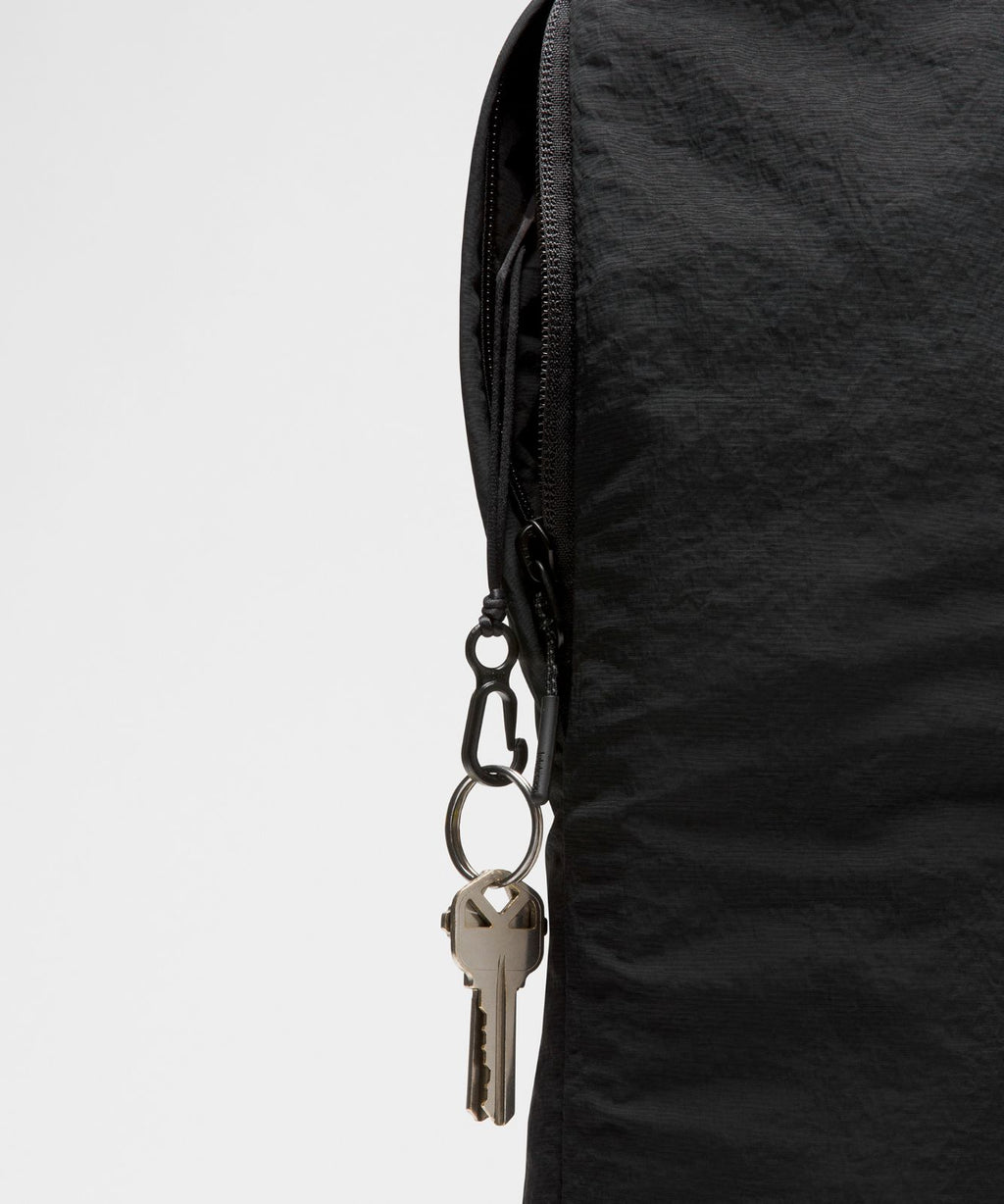 2-in-1 Convertible Backpack 21L Black