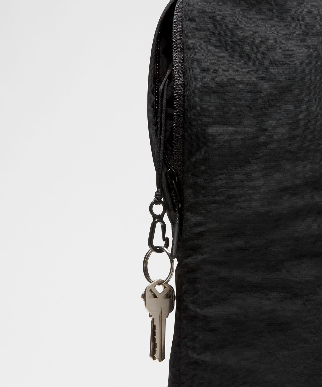 2-in-1 Convertible Backpack 21L Black