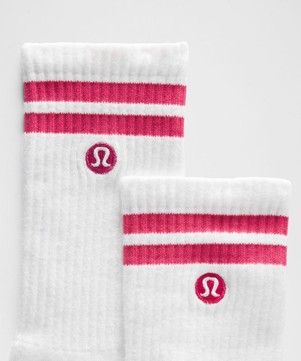 Unisex Daily Essential Crew Socks 3 Pack *Stripe White/Ocean Air/White/Raspberry Coulis/White/Lavender Frost