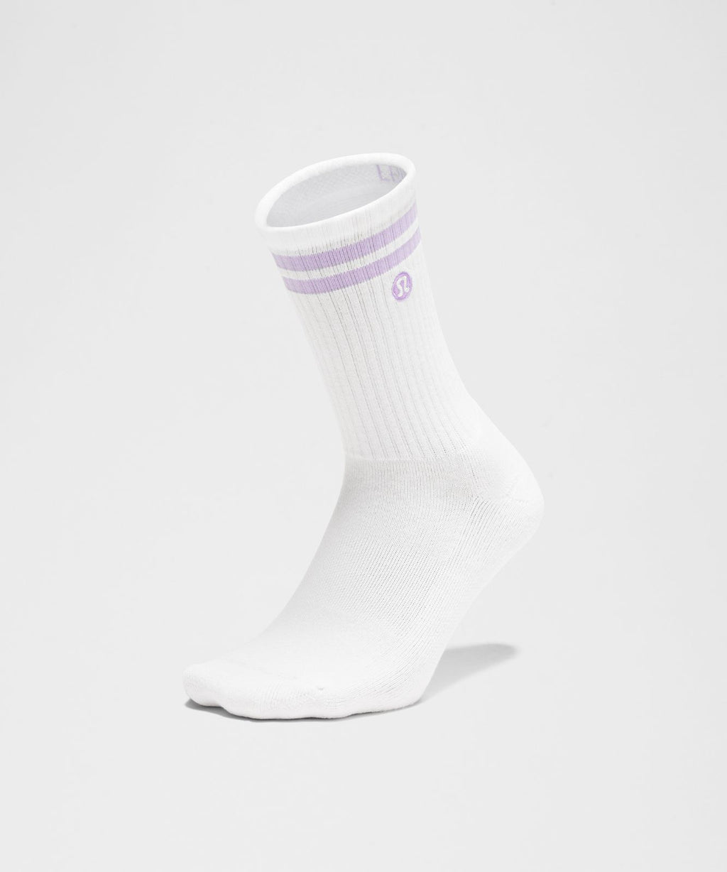 Unisex Daily Essential Crew Socks 3 Pack *Stripe White/Ocean Air/White/Raspberry Coulis/White/Lavender Frost
