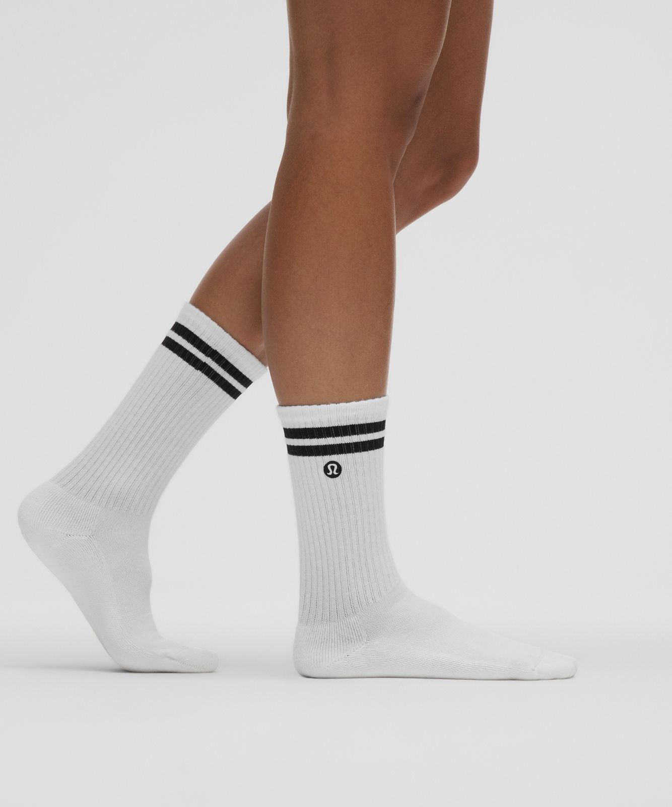 Unisex Daily Essential Crew Socks *Stripe White/Black