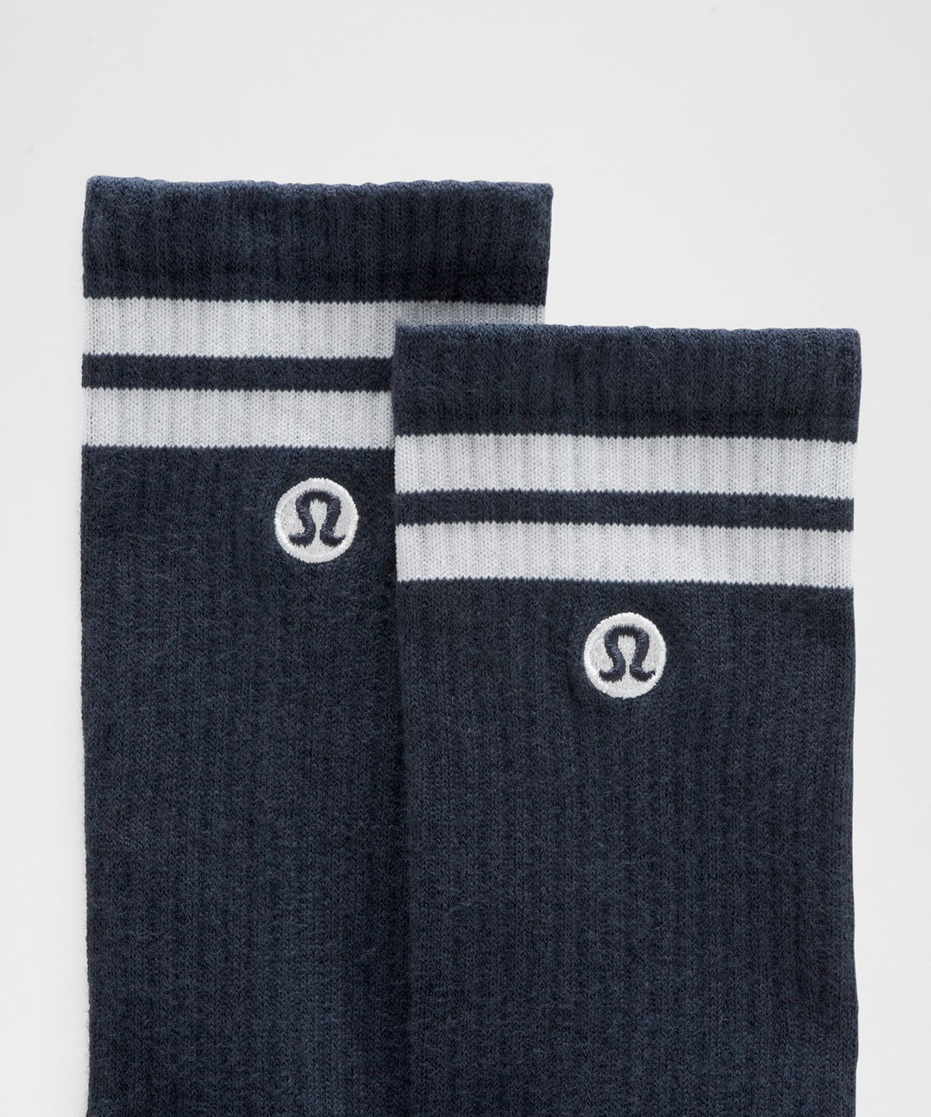 Unisex Daily Essential Crew Socks *Stripe True Navy/White