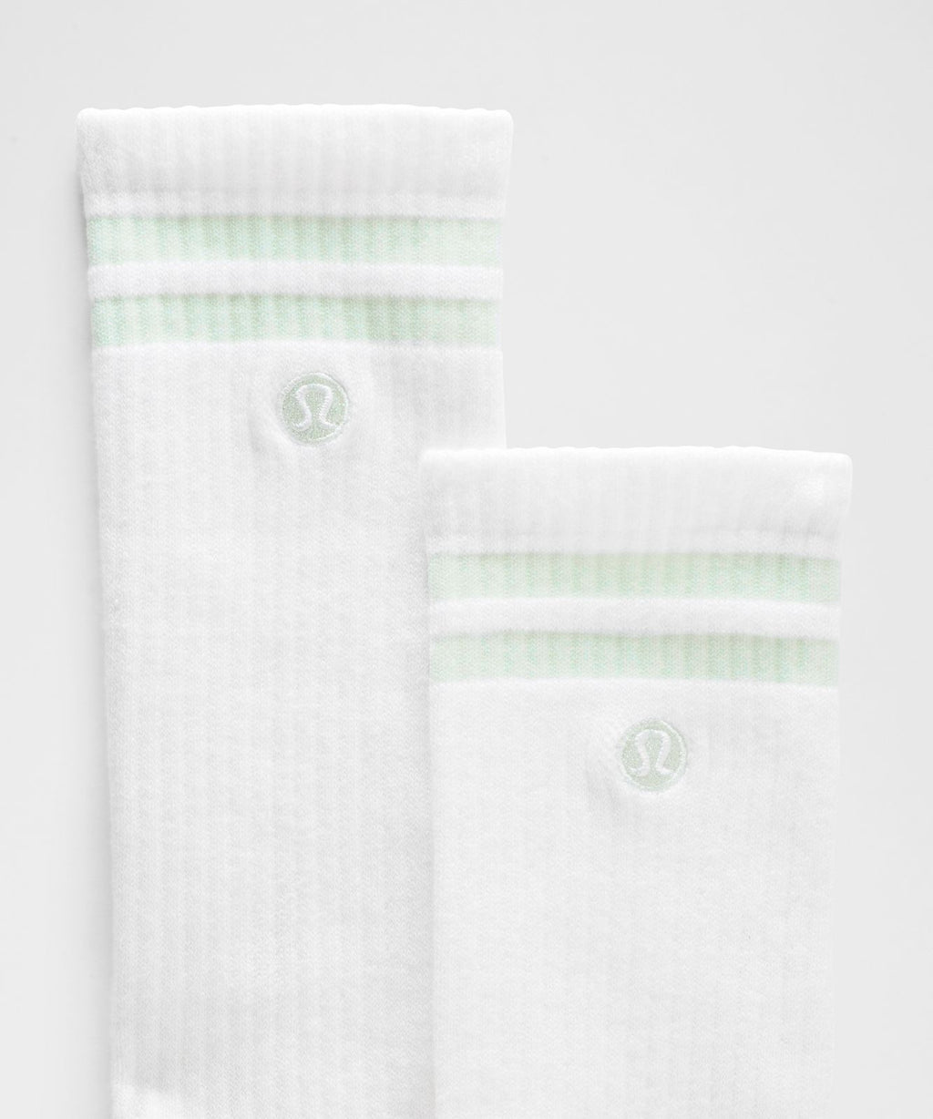 Unisex Daily Essential Crew Socks *Stripe White/Mint Breeze