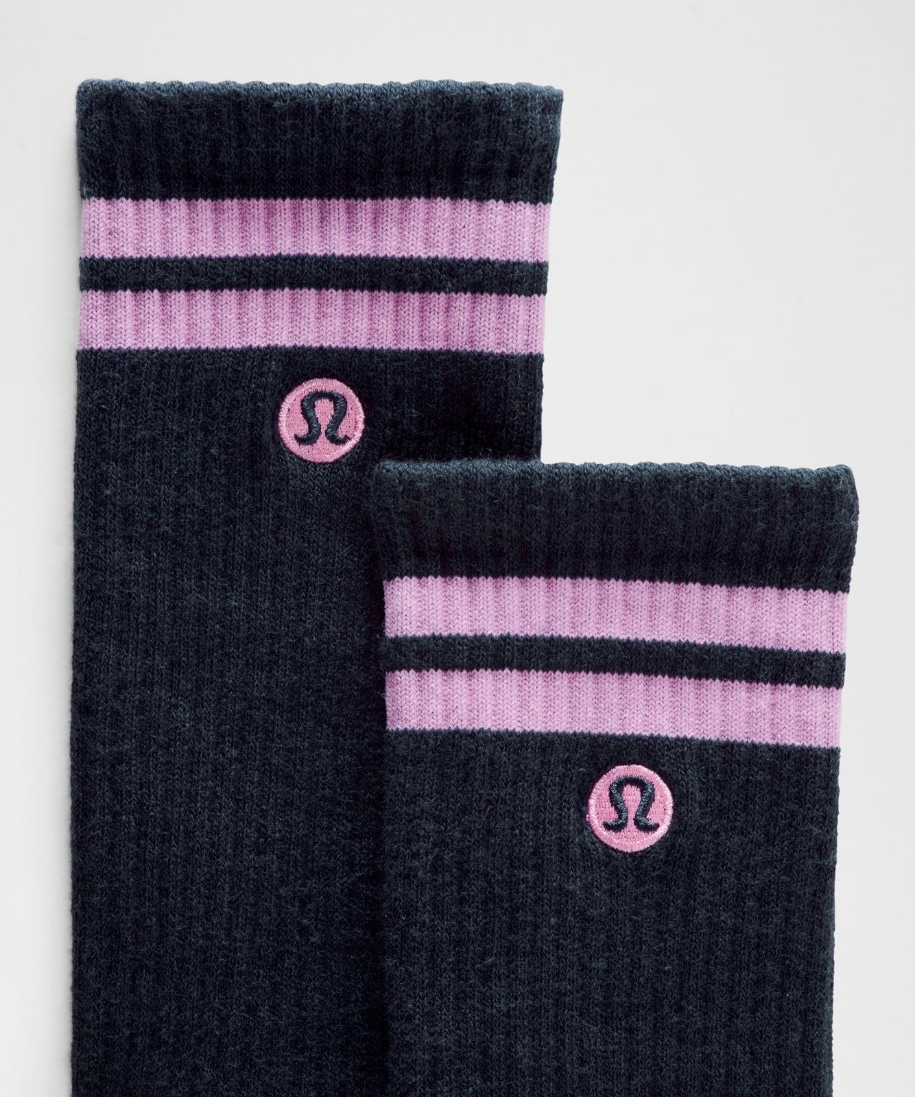 Unisex Daily Essential Crew Socks *Stripe True Navy/Meta Pink