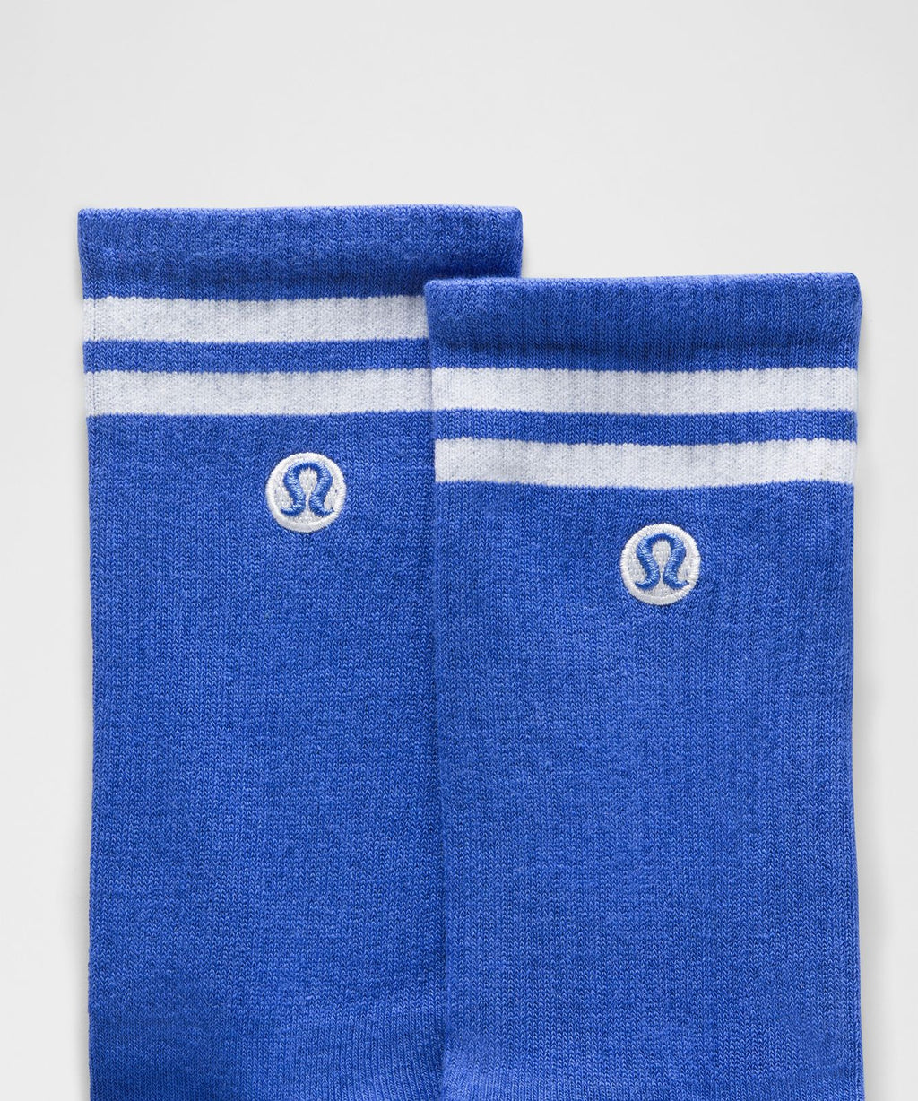 Unisex Daily Essential Crew Socks *Stripe Beach Ball Blue/White