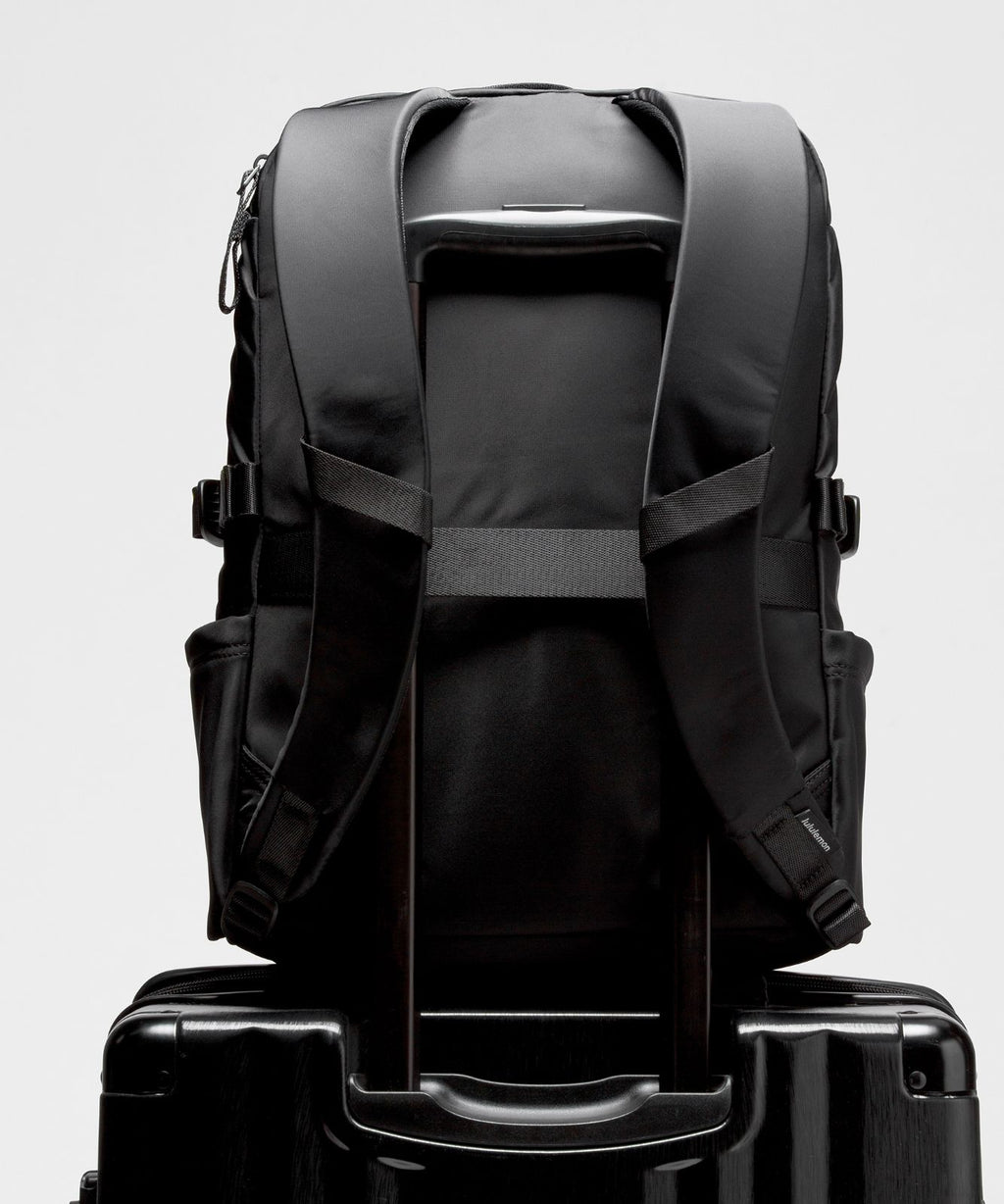 New Crew Backpack 22L *Updated Black