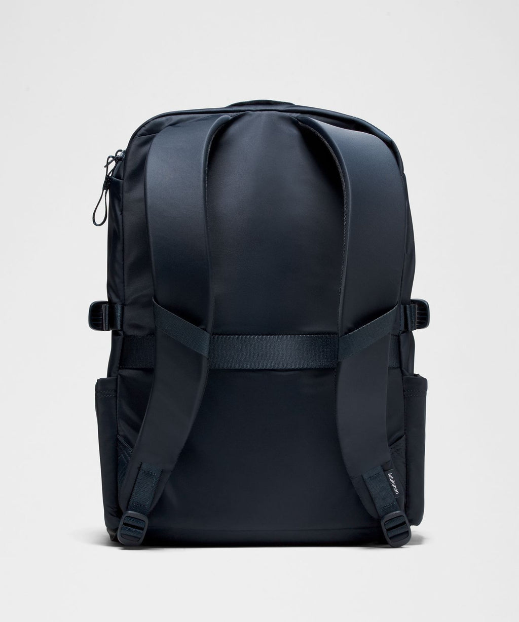 New Crew Backpack 22L *Updated True Navy
