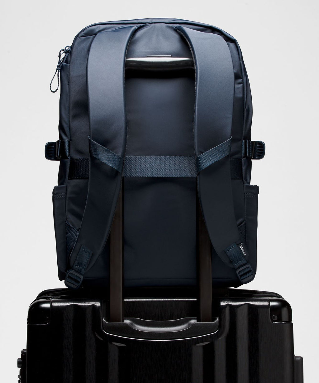 New Crew Backpack 22L *Updated True Navy