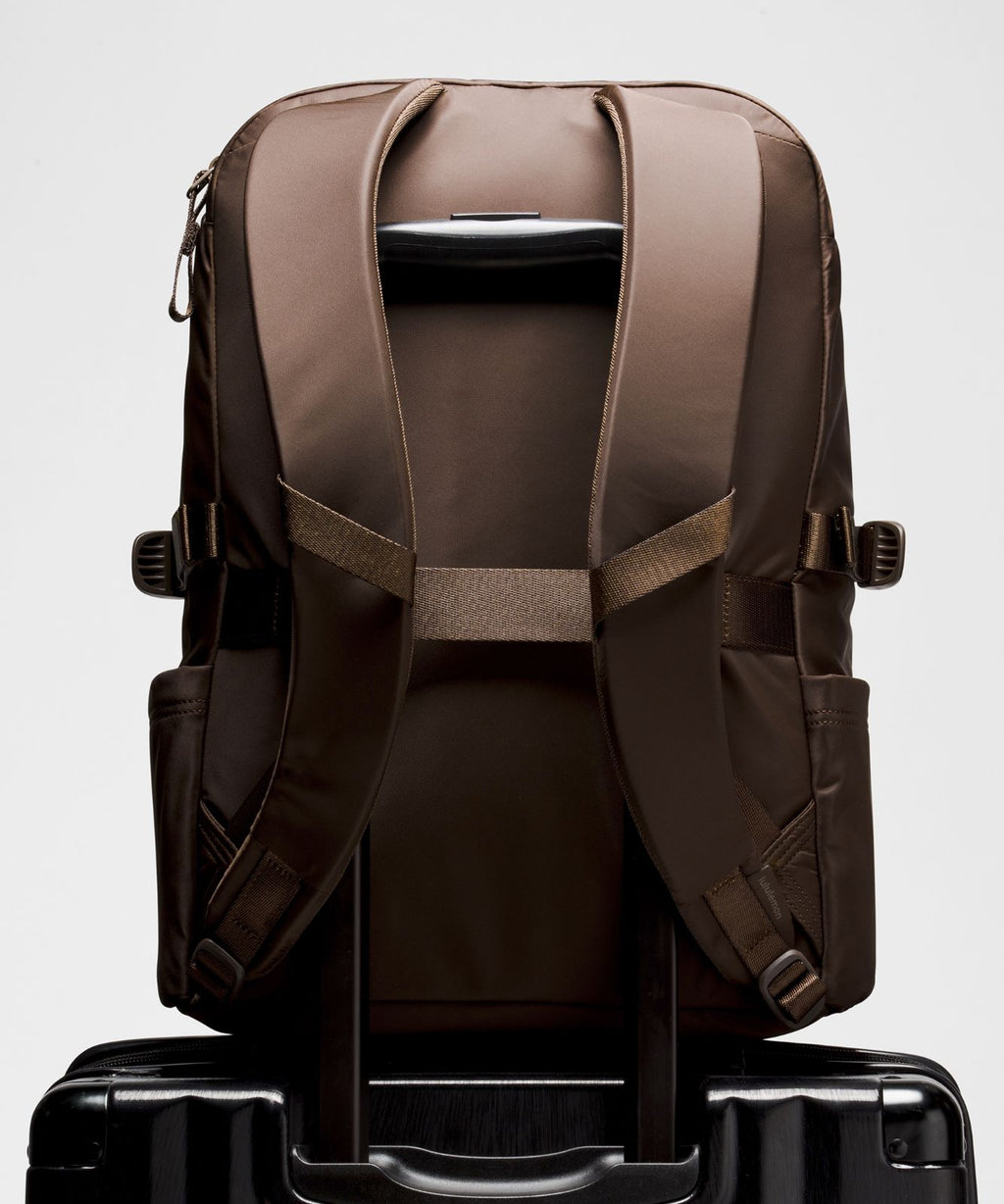 New Crew Backpack 22L *Updated Walnut Crunch