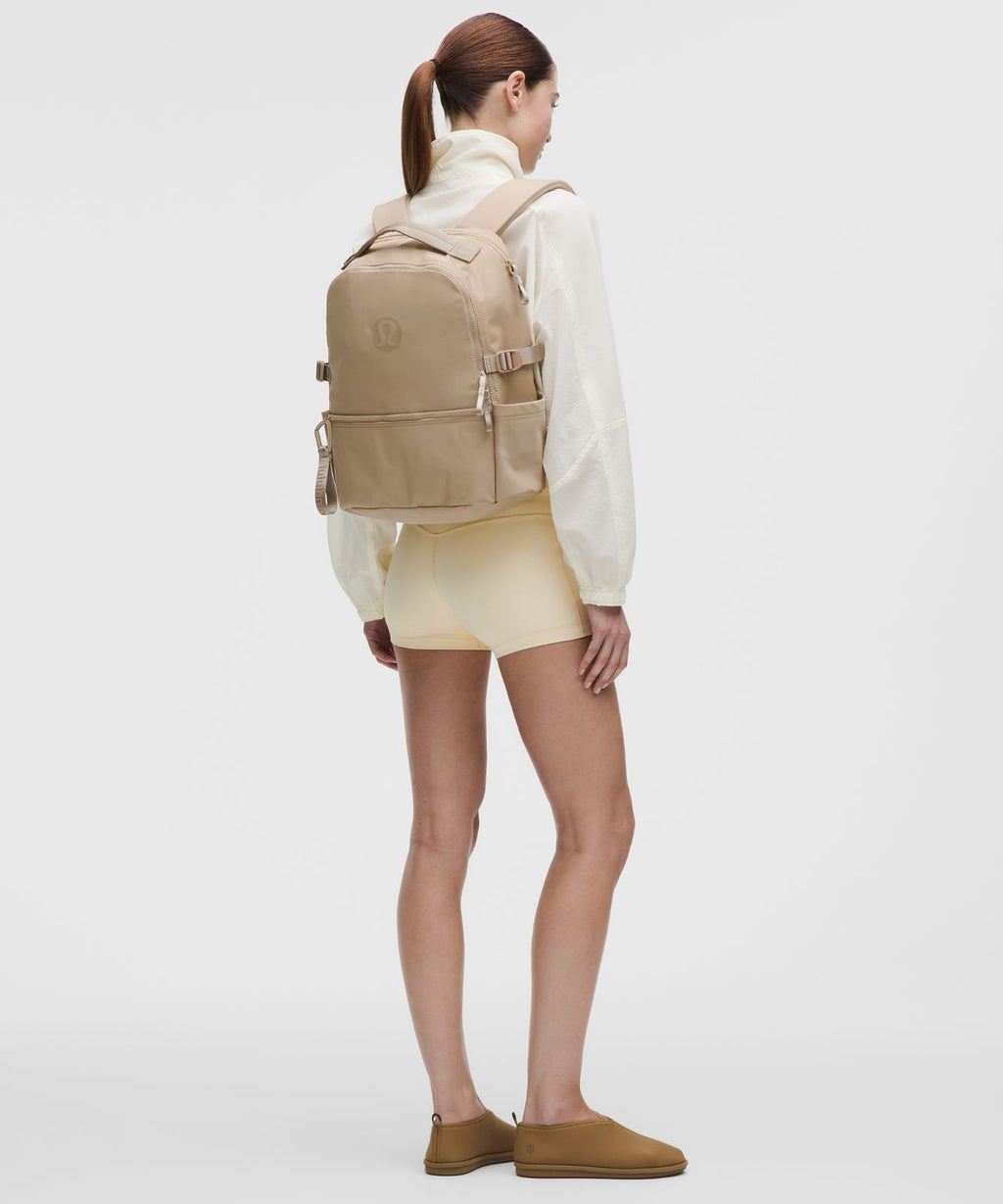 New Crew Backpack 22L *Updated Wacky Khaki/Wacky Khaki