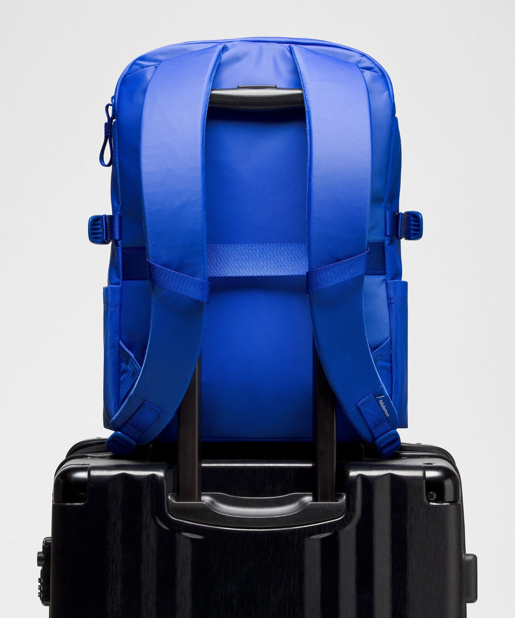 New Crew Backpack 22L *Updated Beach Ball Blue/Wacky Khaki