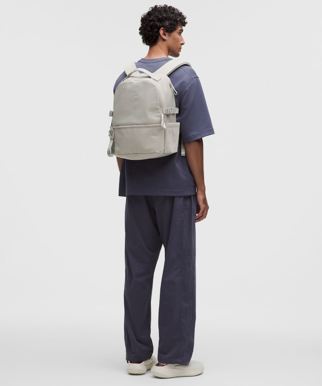New Crew Backpack 22L *Updated Hailstone Grey/Wacky Khaki